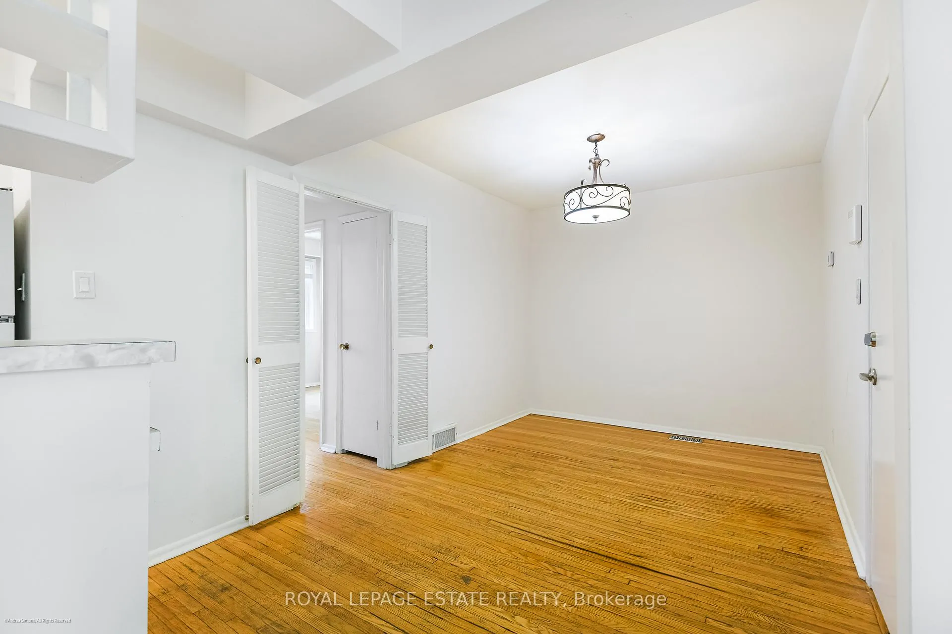 Photo 5 of Unit main floor, 106 Main Street, Toronto, East End-Danforth — HOMEH
