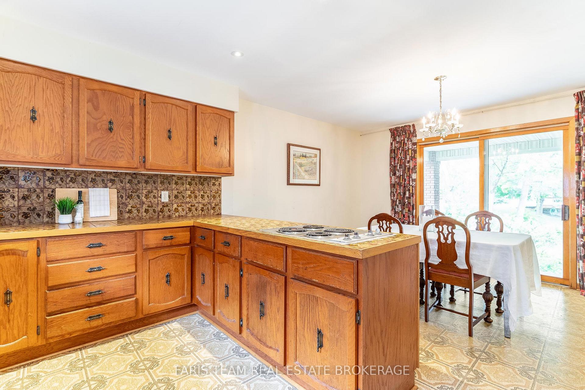 Photo 9 of 29 Lorrie Crescent, Tiny, Rural Tiny — HOMEH