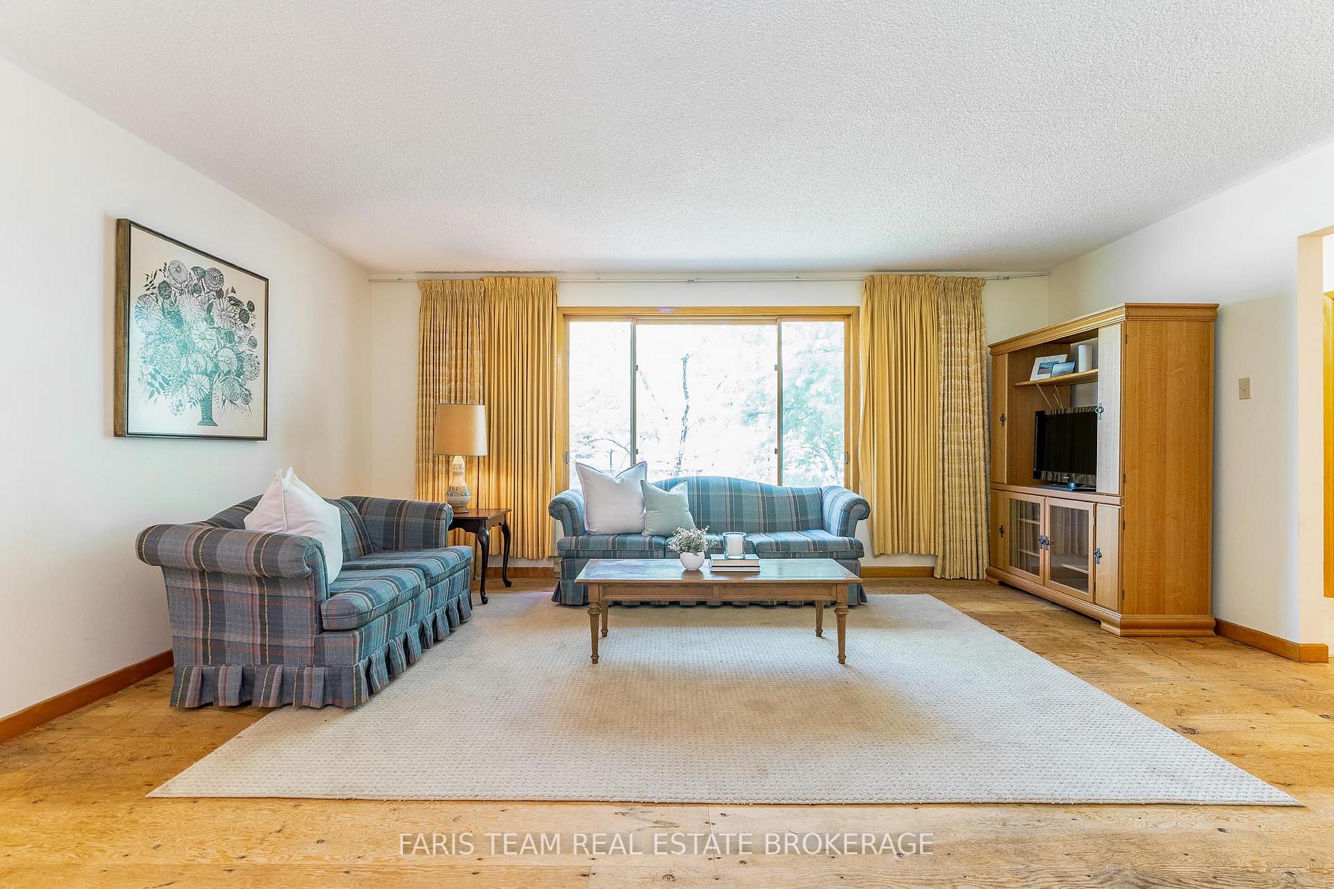 Photo 14 of 29 Lorrie Crescent, Tiny, Rural Tiny — HOMEH