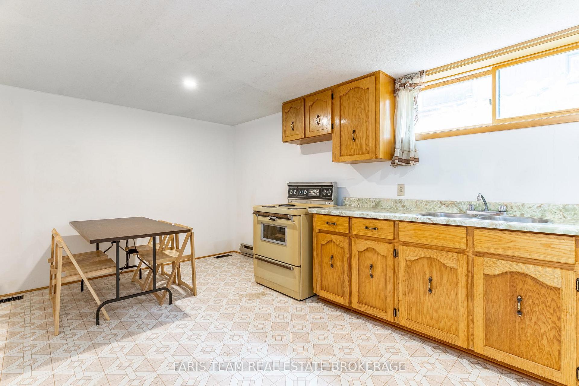 Photo 24 of 29 Lorrie Crescent, Tiny, Rural Tiny — HOMEH