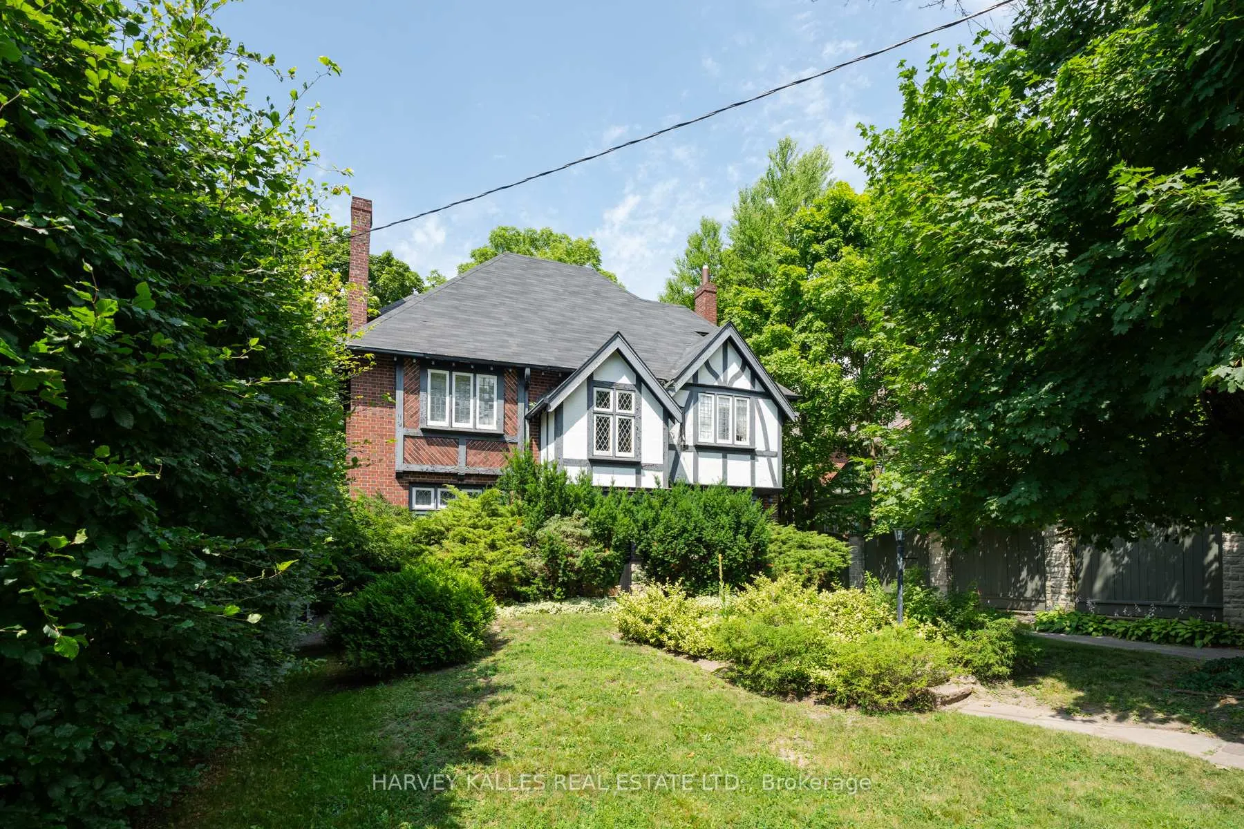 Front of 412 Glenayr Road