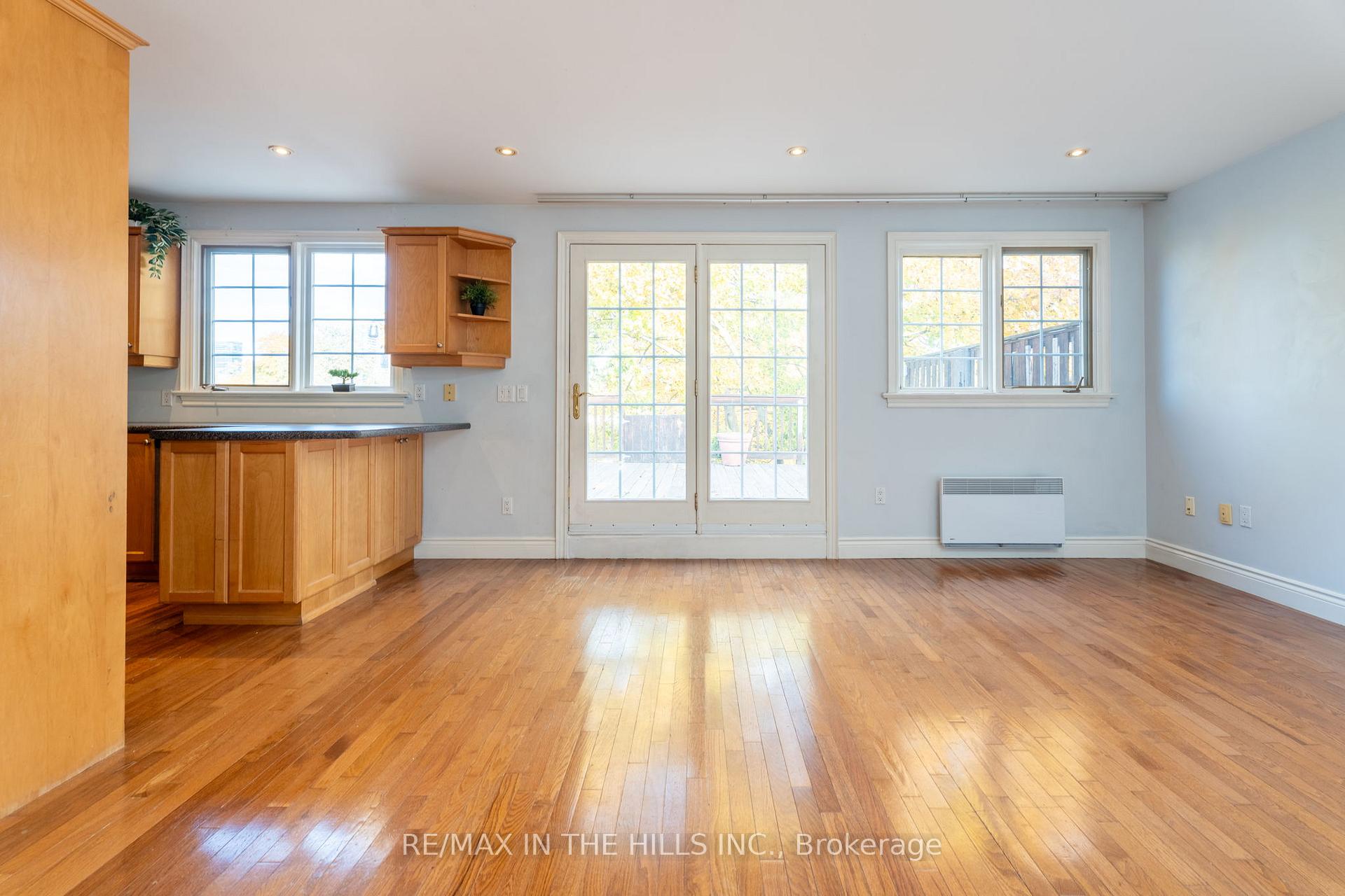 Photo 4 of Unit Upper Level, 165 Highbourne Road, Toronto, Yonge-Eglinton — HOMEH