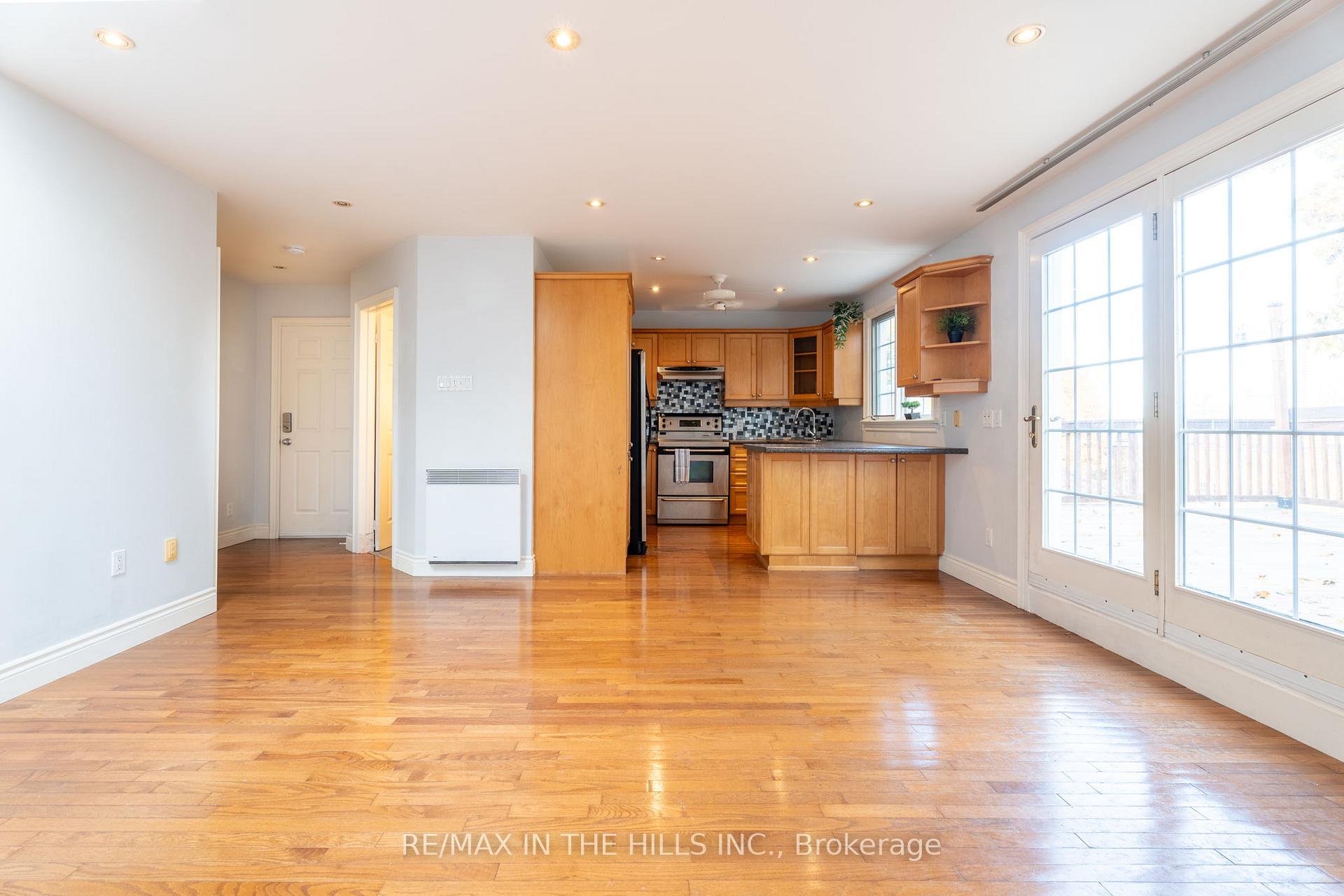Photo 7 of Unit Upper Level, 165 Highbourne Road, Toronto, Yonge-Eglinton — HOMEH