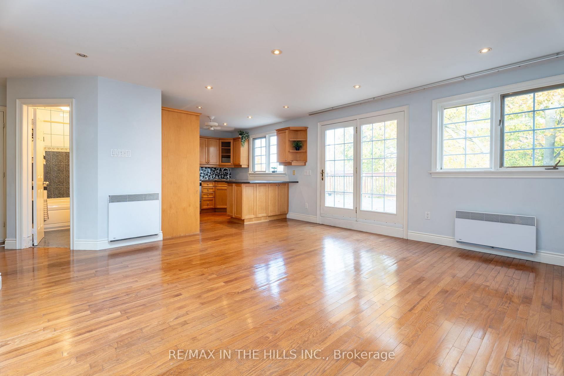 Photo 8 of Unit Upper Level, 165 Highbourne Road, Toronto, Yonge-Eglinton — HOMEH
