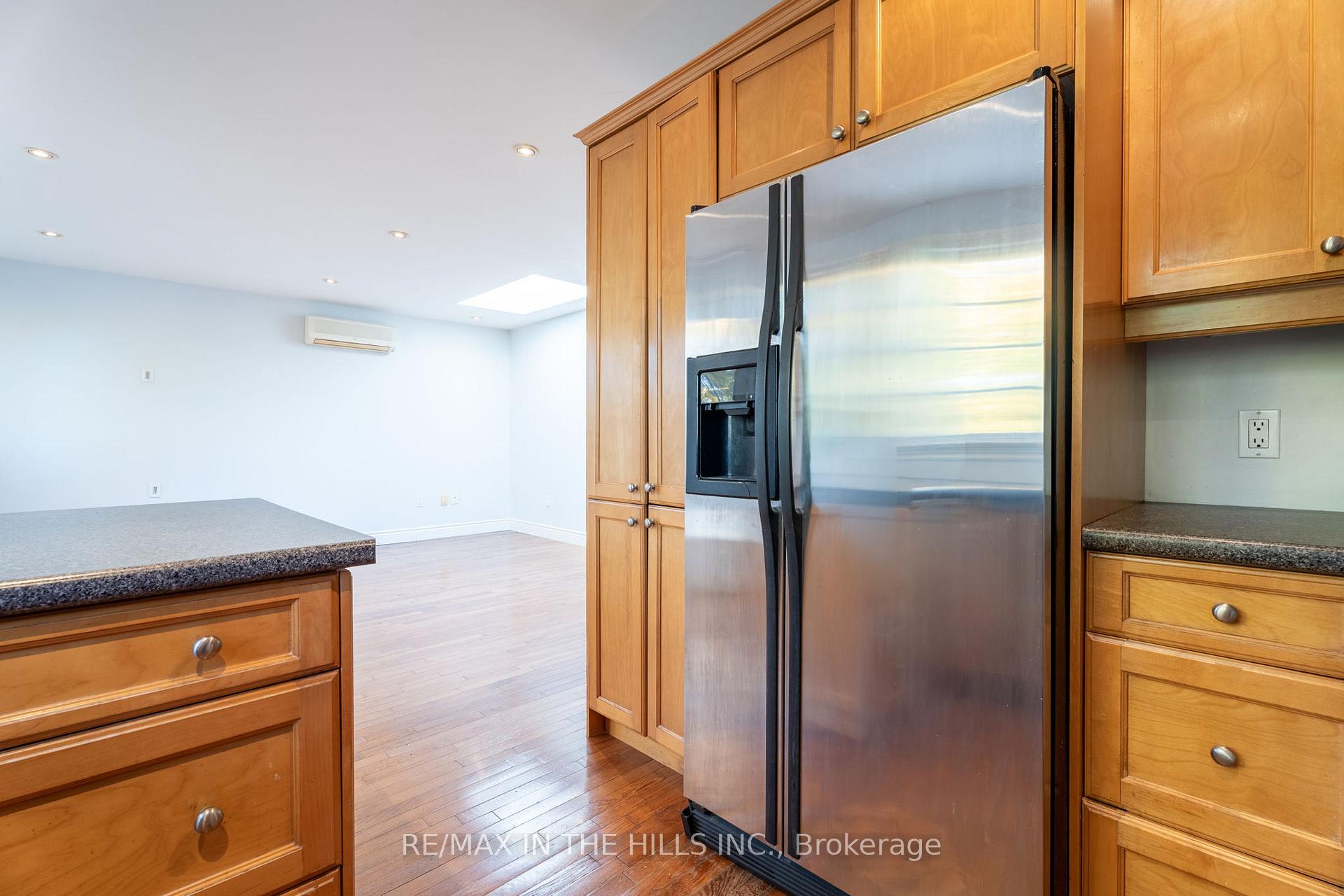 Photo 12 of Unit Upper Level, 165 Highbourne Road, Toronto, Yonge-Eglinton — HOMEH
