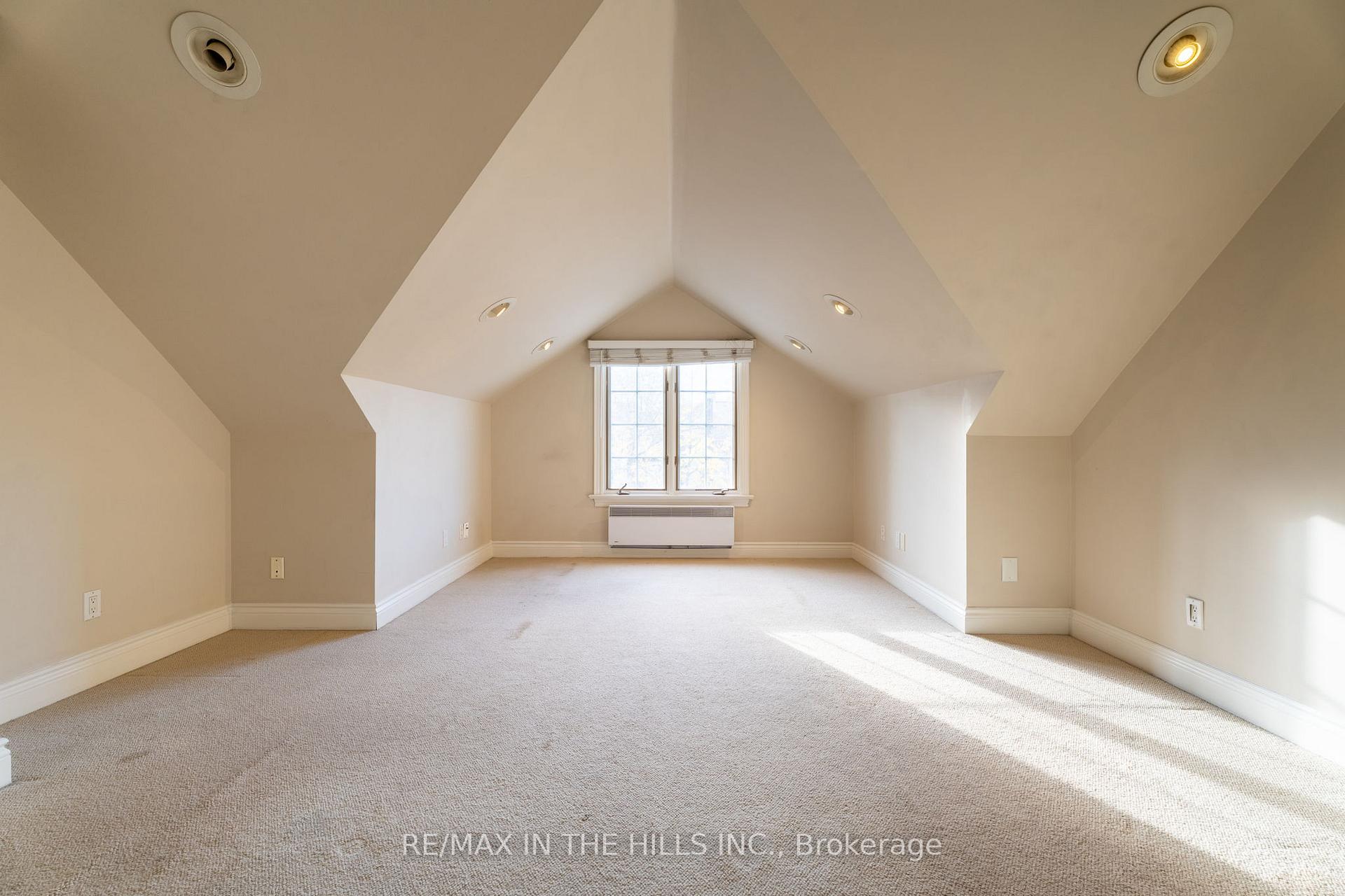 Photo 14 of Unit Upper Level, 165 Highbourne Road, Toronto, Yonge-Eglinton — HOMEH