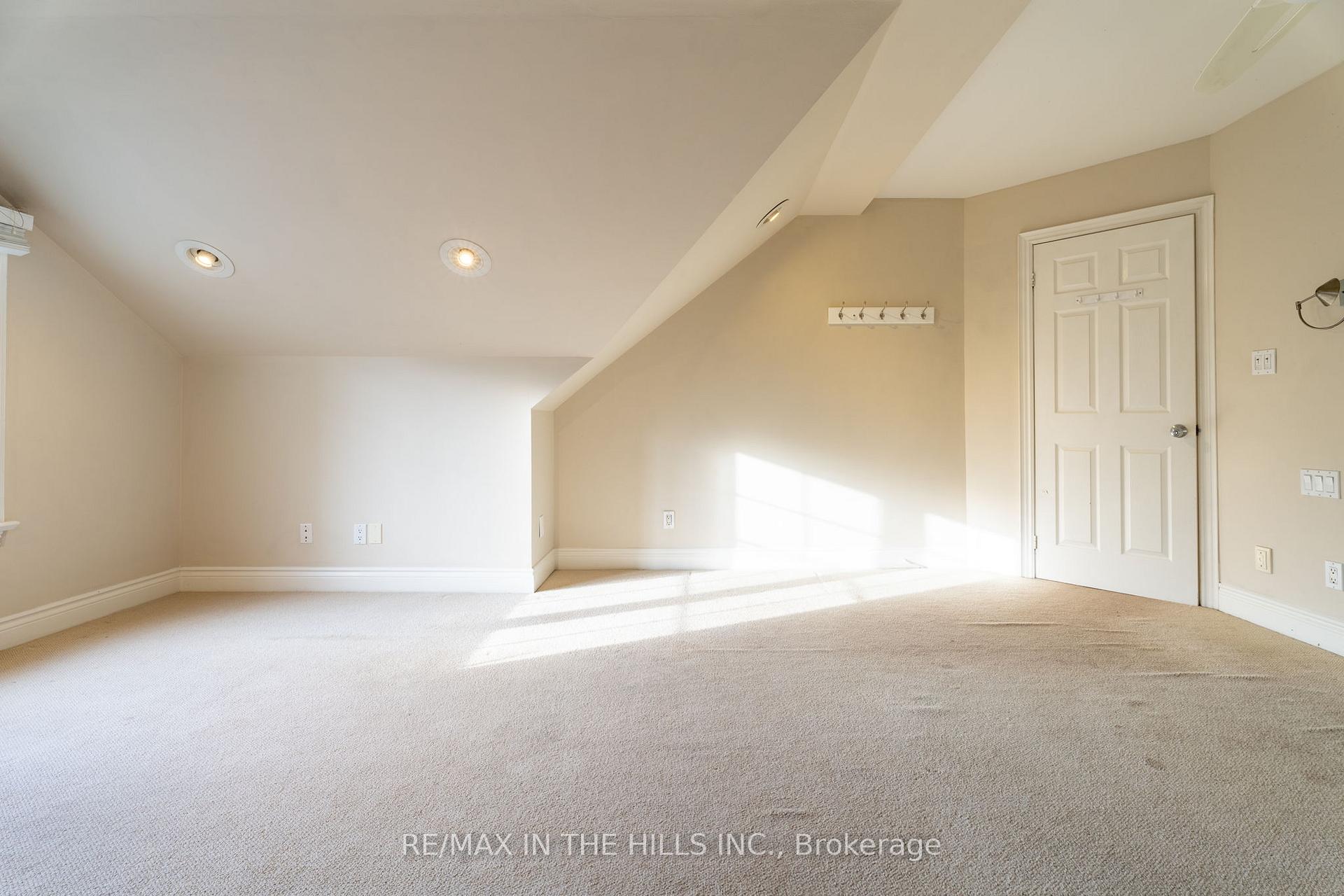 Photo 16 of Unit Upper Level, 165 Highbourne Road, Toronto, Yonge-Eglinton — HOMEH