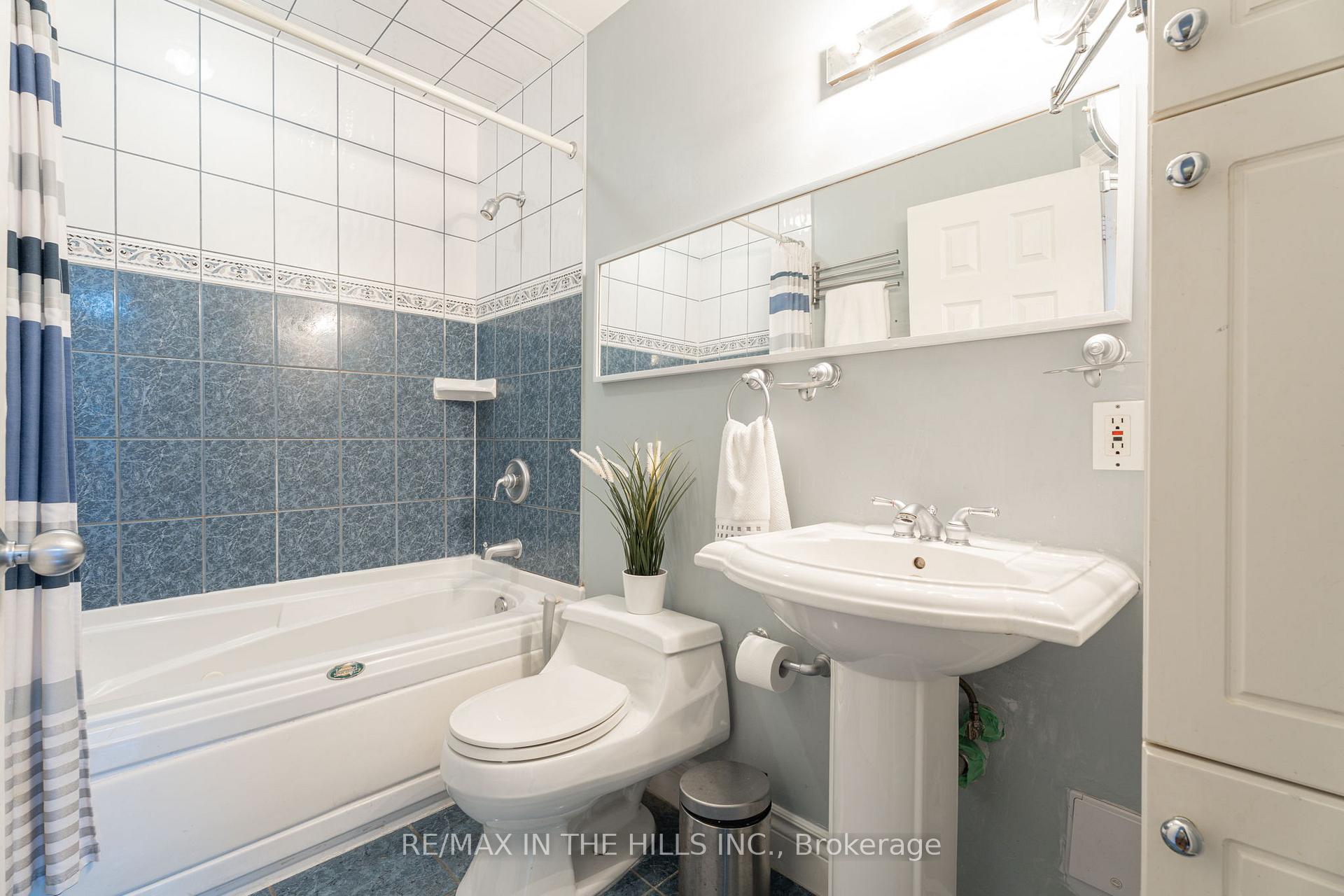 Photo 20 of Unit Upper Level, 165 Highbourne Road, Toronto, Yonge-Eglinton — HOMEH