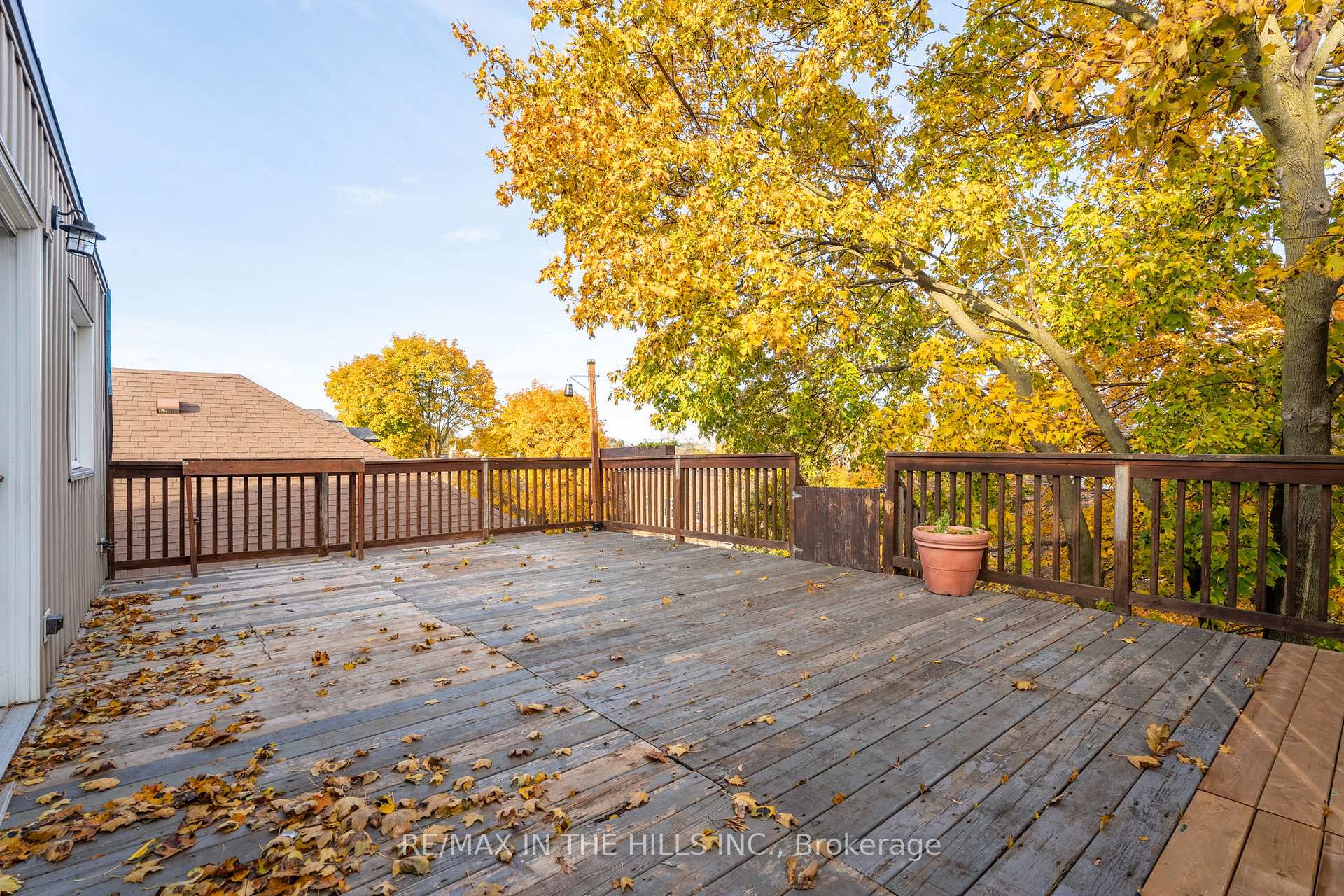Photo 30 of Unit Upper Level, 165 Highbourne Road, Toronto, Yonge-Eglinton — HOMEH