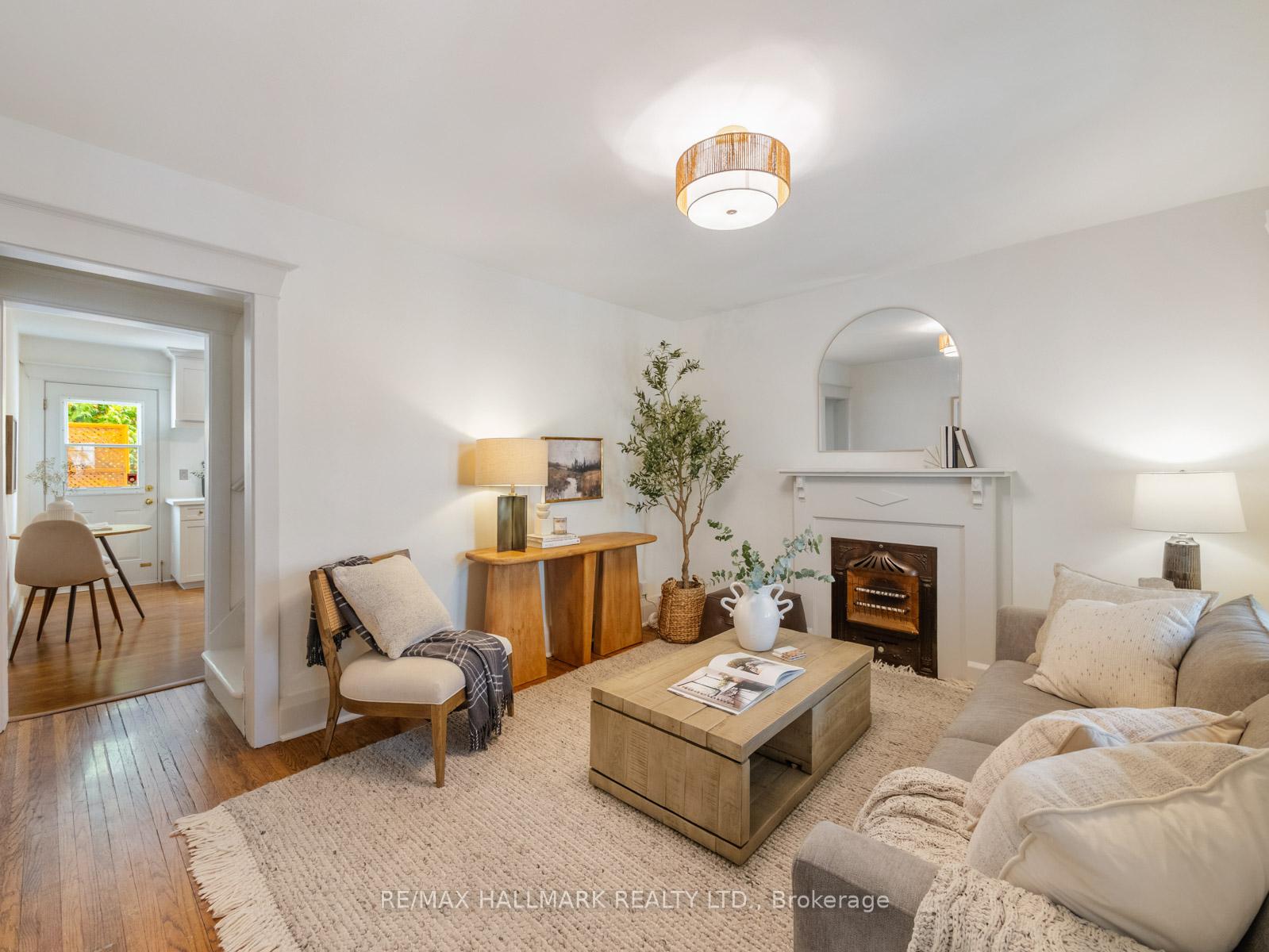 Photo 4 of 193 Wheeler Avenue, Toronto, The Beaches — HOMEH