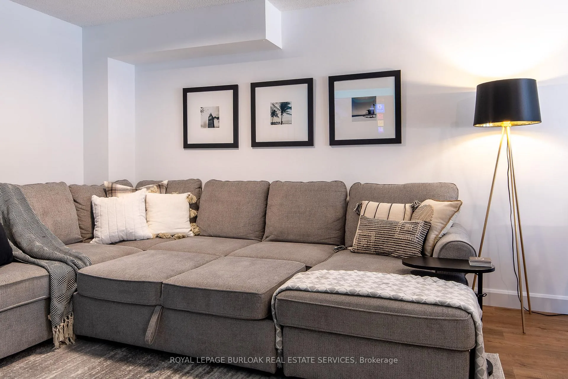 Photo 10 of 7 Trent Avenue, Toronto, East End-Danforth — HOMEH