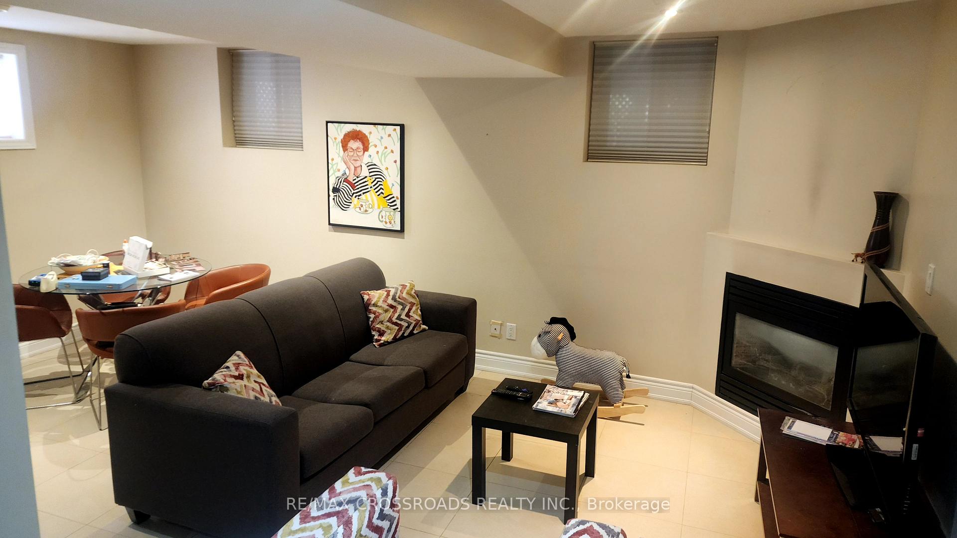 Photo 6 of Unit Lower, 428 Roehampton Avenue, Toronto, Mount Pleasant East — HOMEH