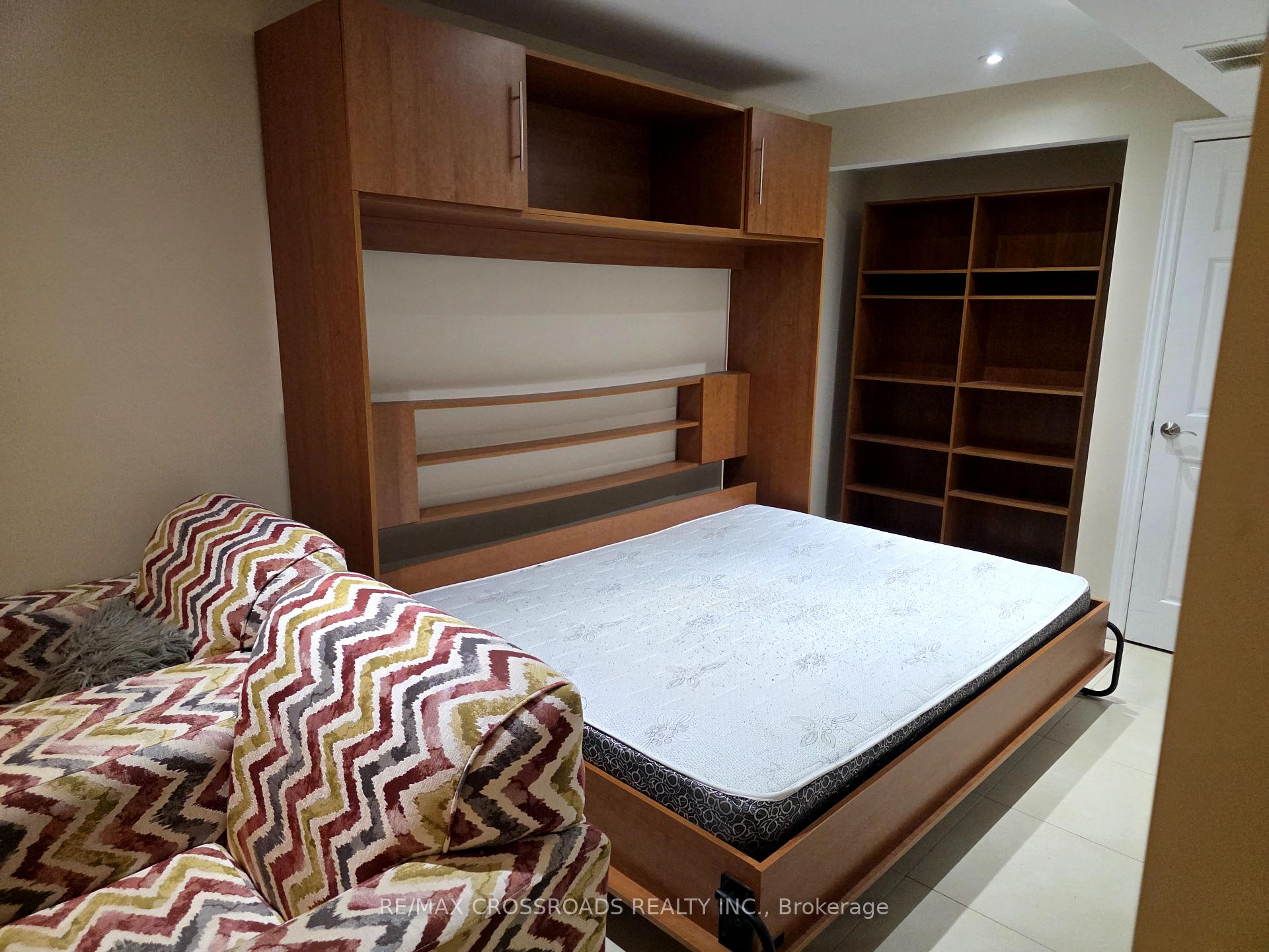Photo 9 of Unit Lower, 428 Roehampton Avenue, Toronto, Mount Pleasant East — HOMEH