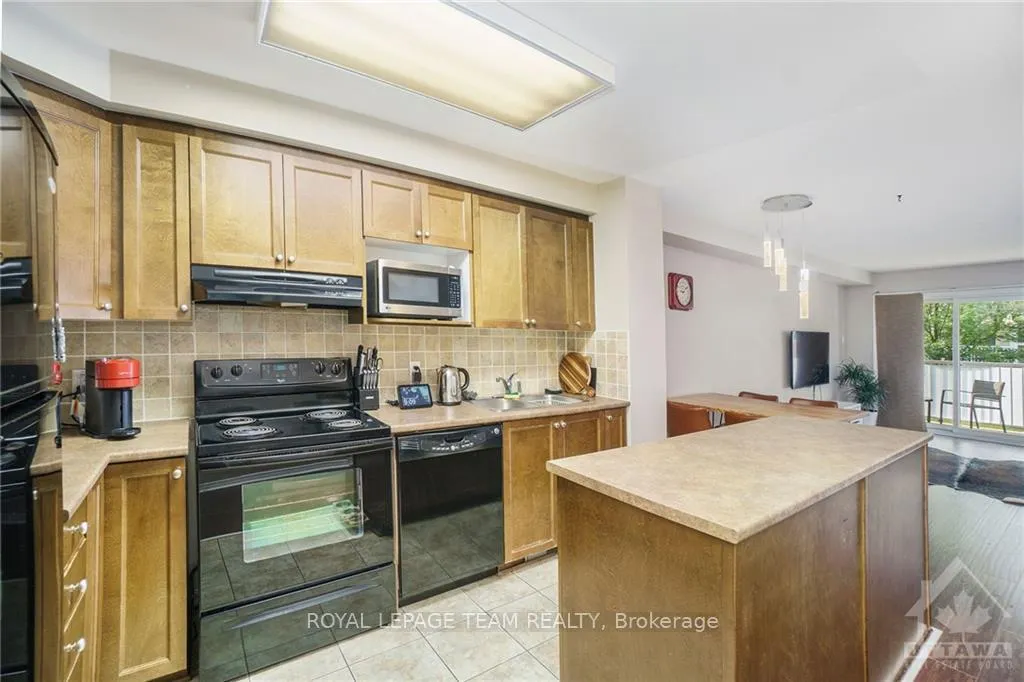 Photo 2 of 512 Reardon Private, Ottawa, Heron Gate/Industrial Park — HOMEH