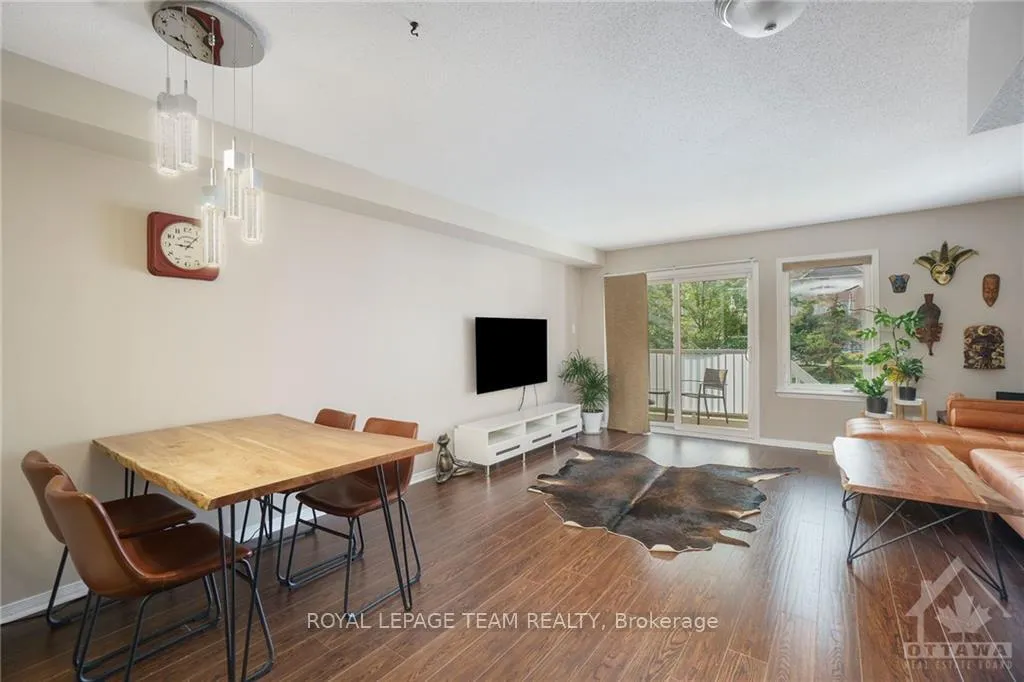 Photo 4 of 512 Reardon Private, Ottawa, Heron Gate/Industrial Park — HOMEH