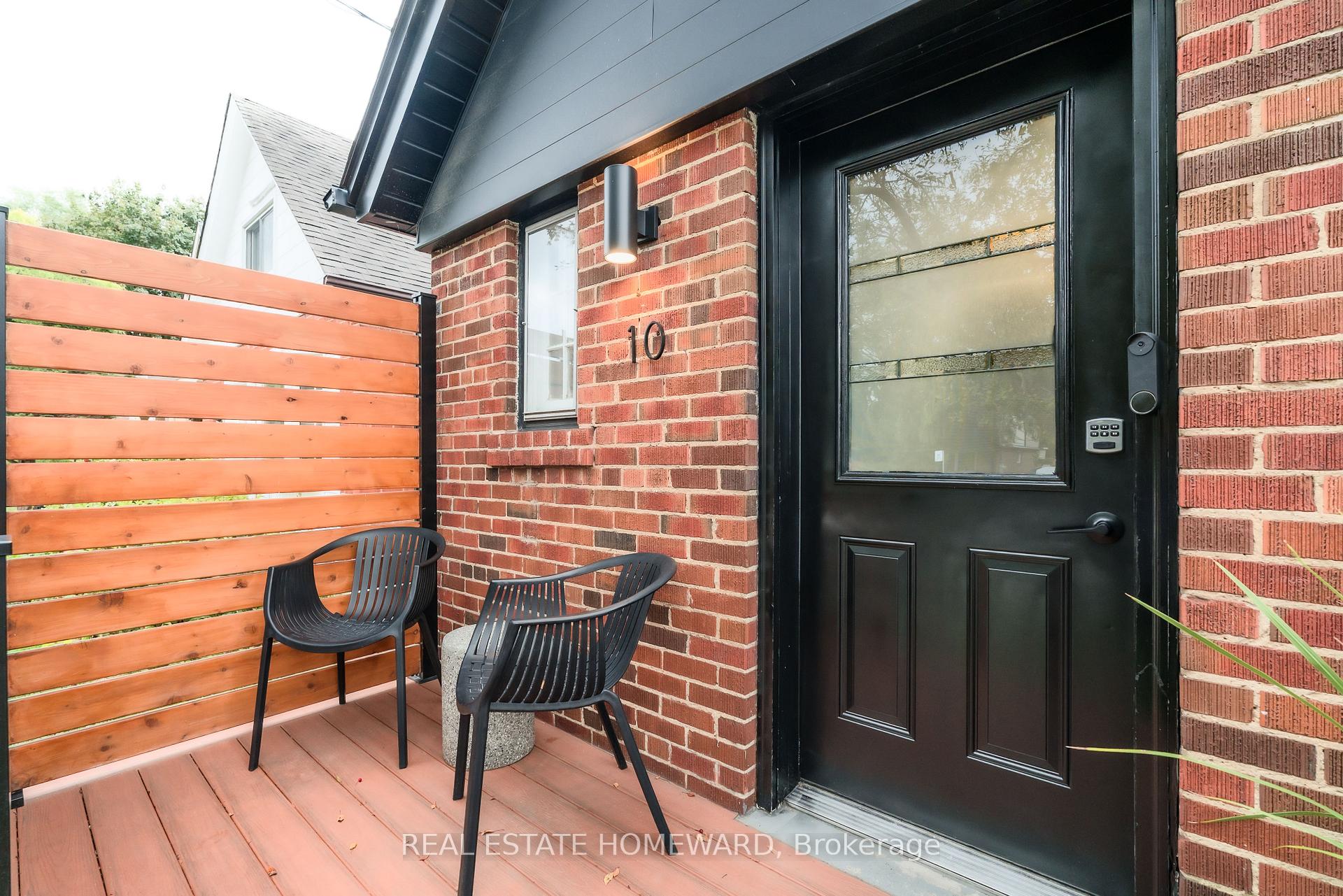 Photo 4 of 10 Norlong Boulevard, Toronto, East York — HOMEH