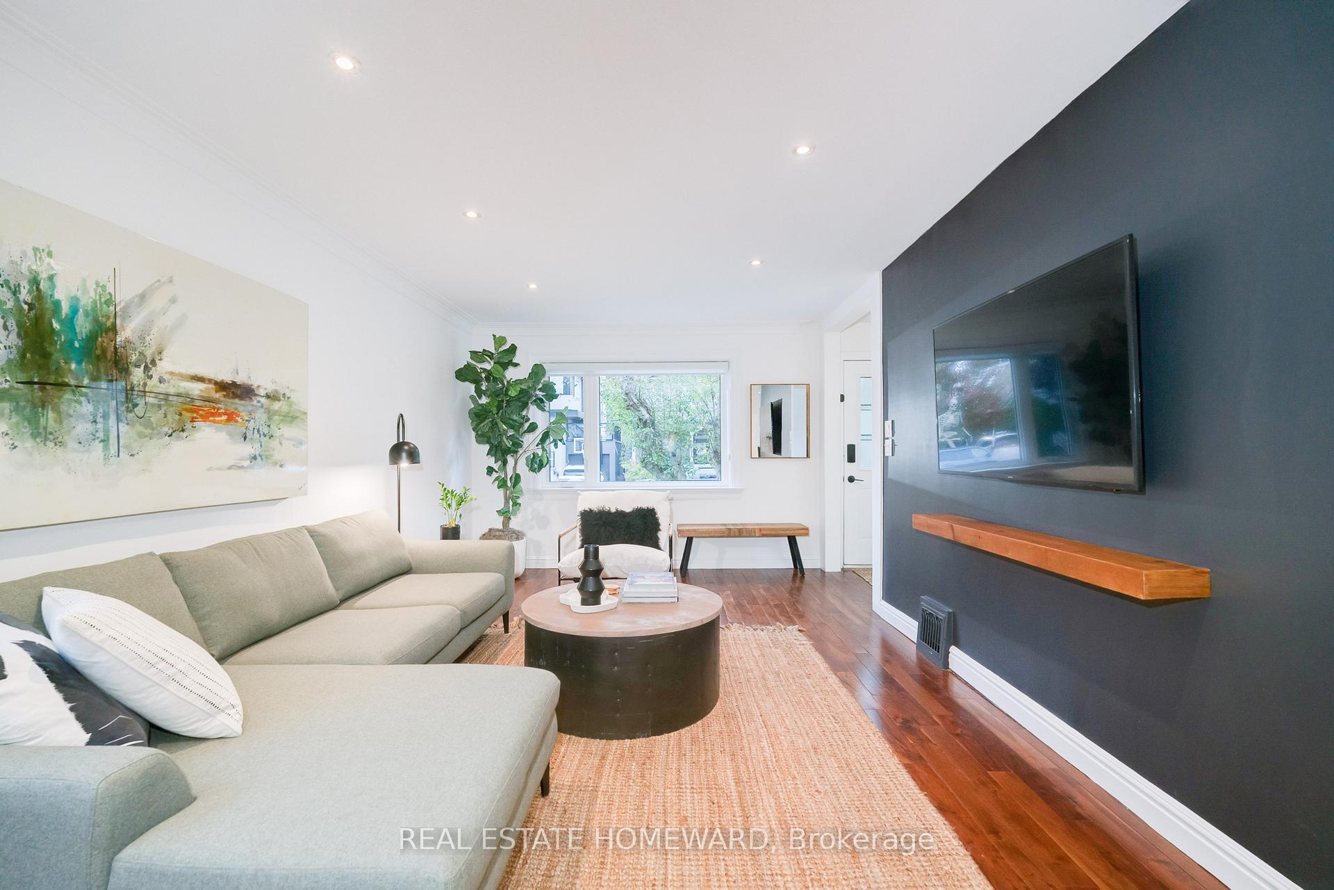 Photo 7 of 10 Norlong Boulevard, Toronto, East York — HOMEH