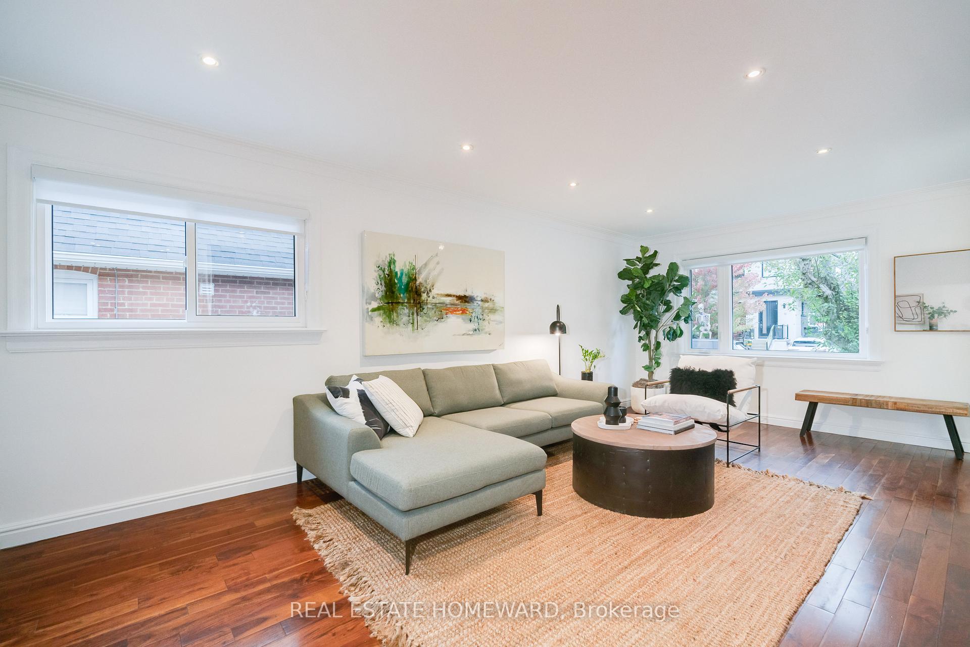 Photo 9 of 10 Norlong Boulevard, Toronto, East York — HOMEH