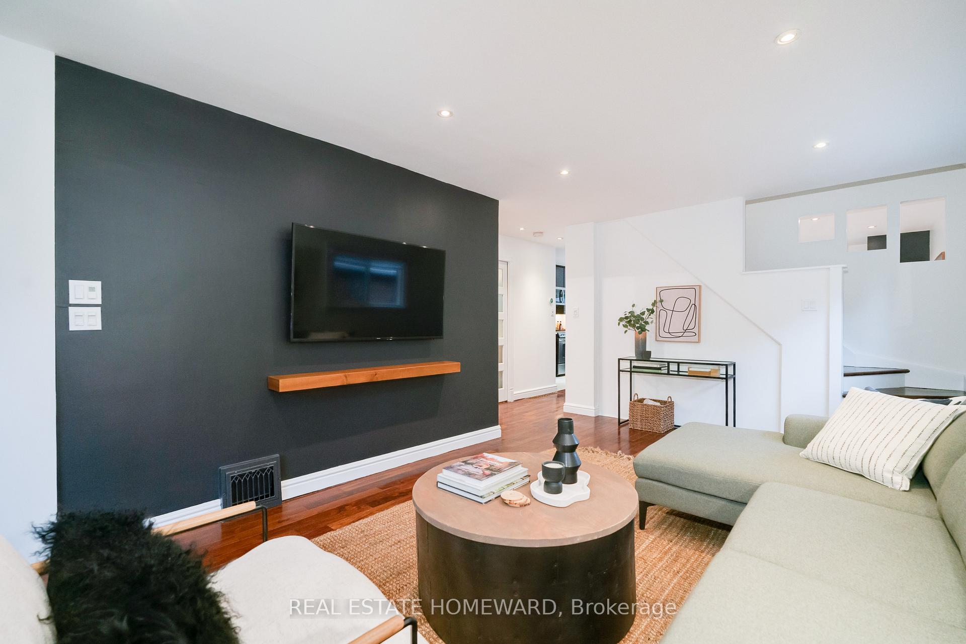 Photo 10 of 10 Norlong Boulevard, Toronto, East York — HOMEH