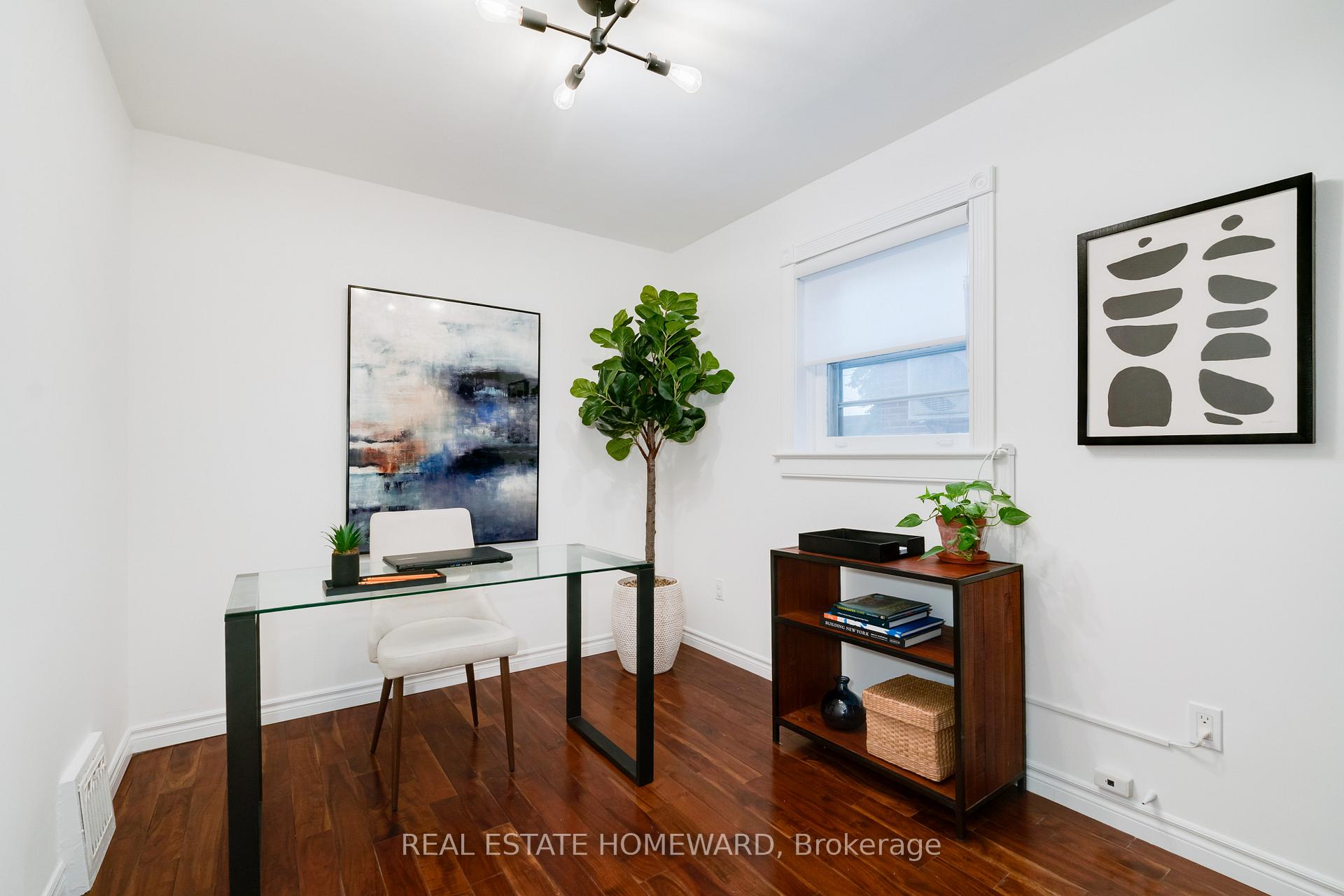 Photo 11 of 10 Norlong Boulevard, Toronto, East York — HOMEH