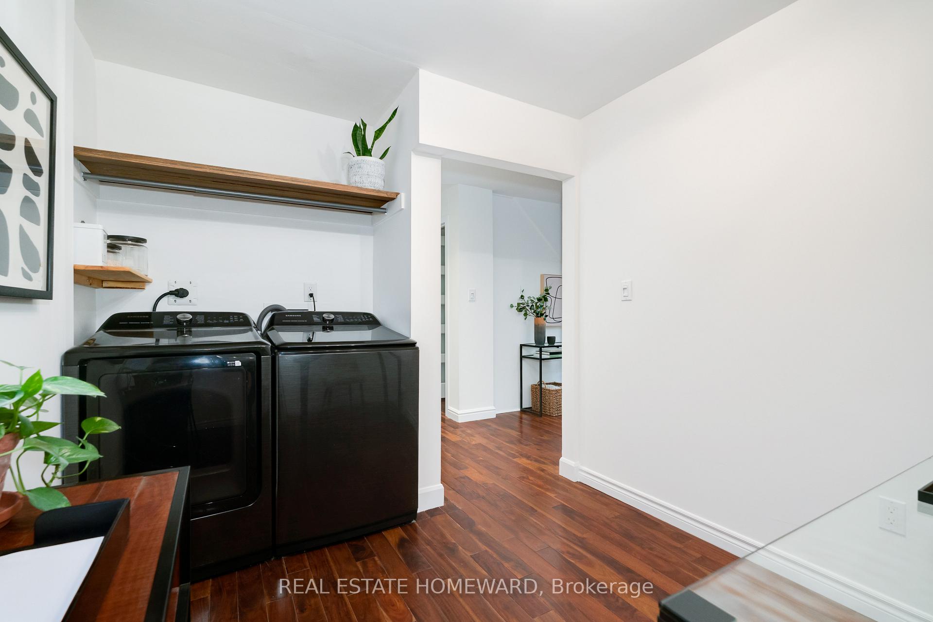 Photo 12 of 10 Norlong Boulevard, Toronto, East York — HOMEH