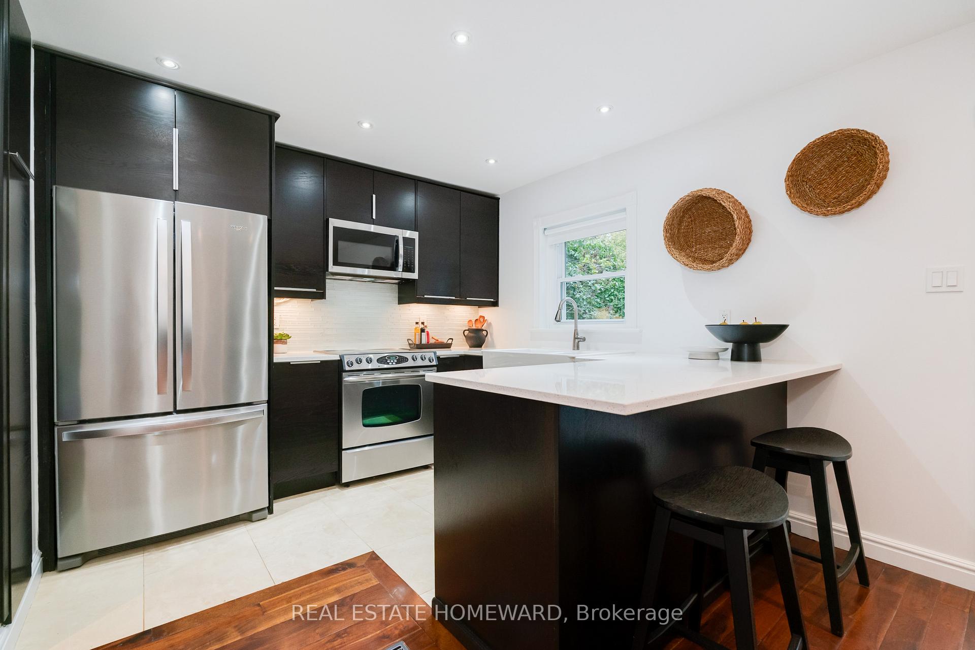 Photo 14 of 10 Norlong Boulevard, Toronto, East York — HOMEH