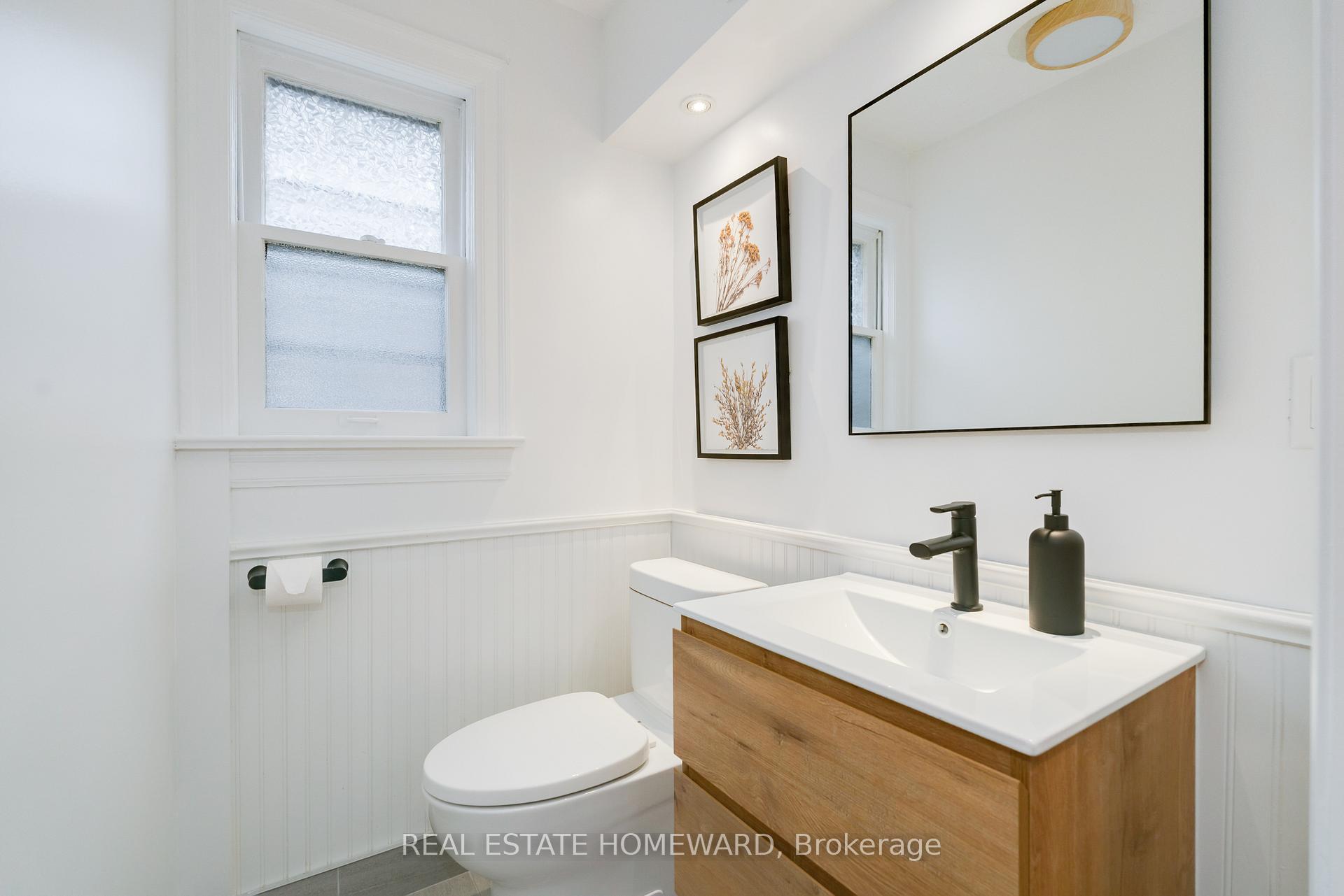Photo 18 of 10 Norlong Boulevard, Toronto, East York — HOMEH