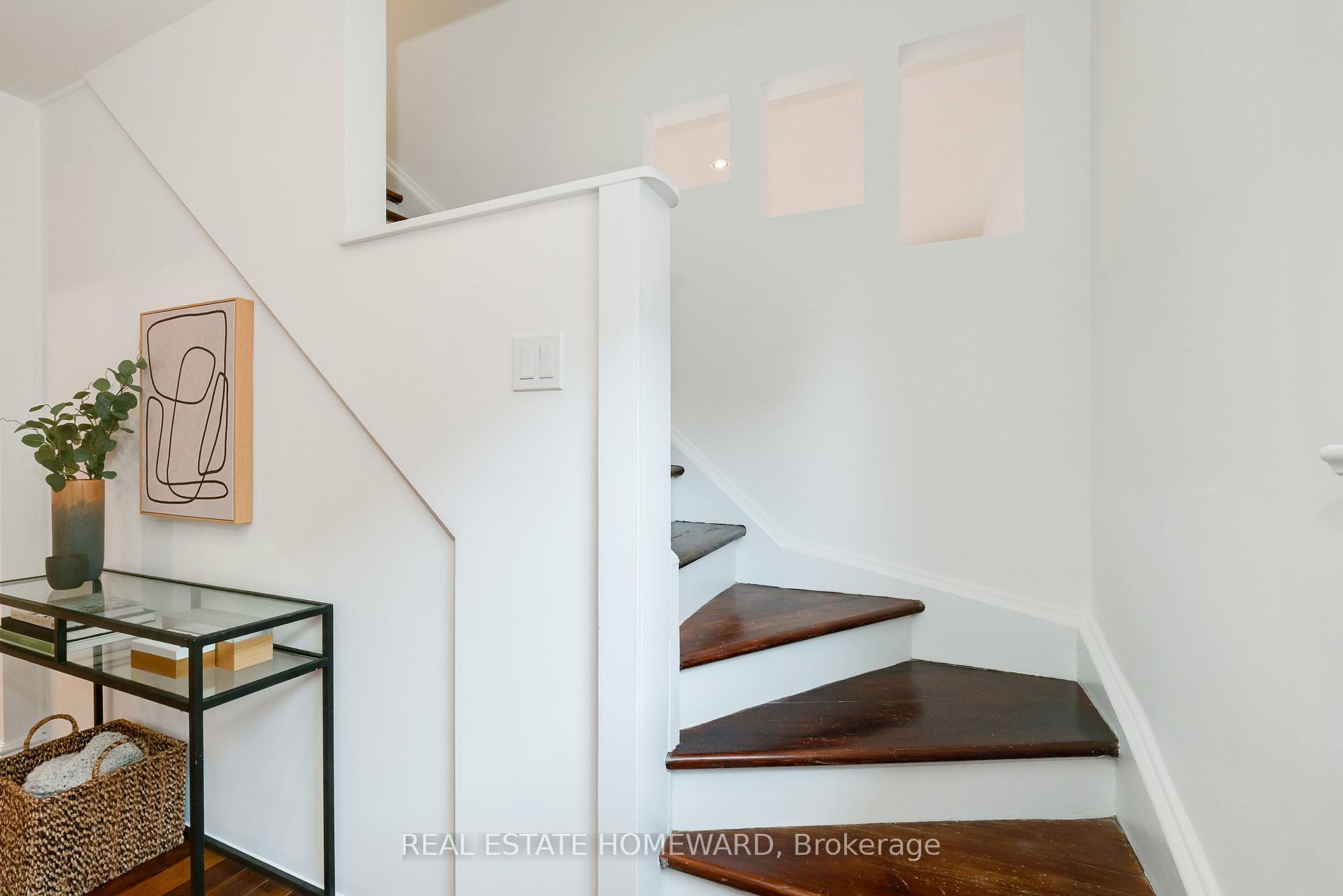 Photo 19 of 10 Norlong Boulevard, Toronto, East York — HOMEH