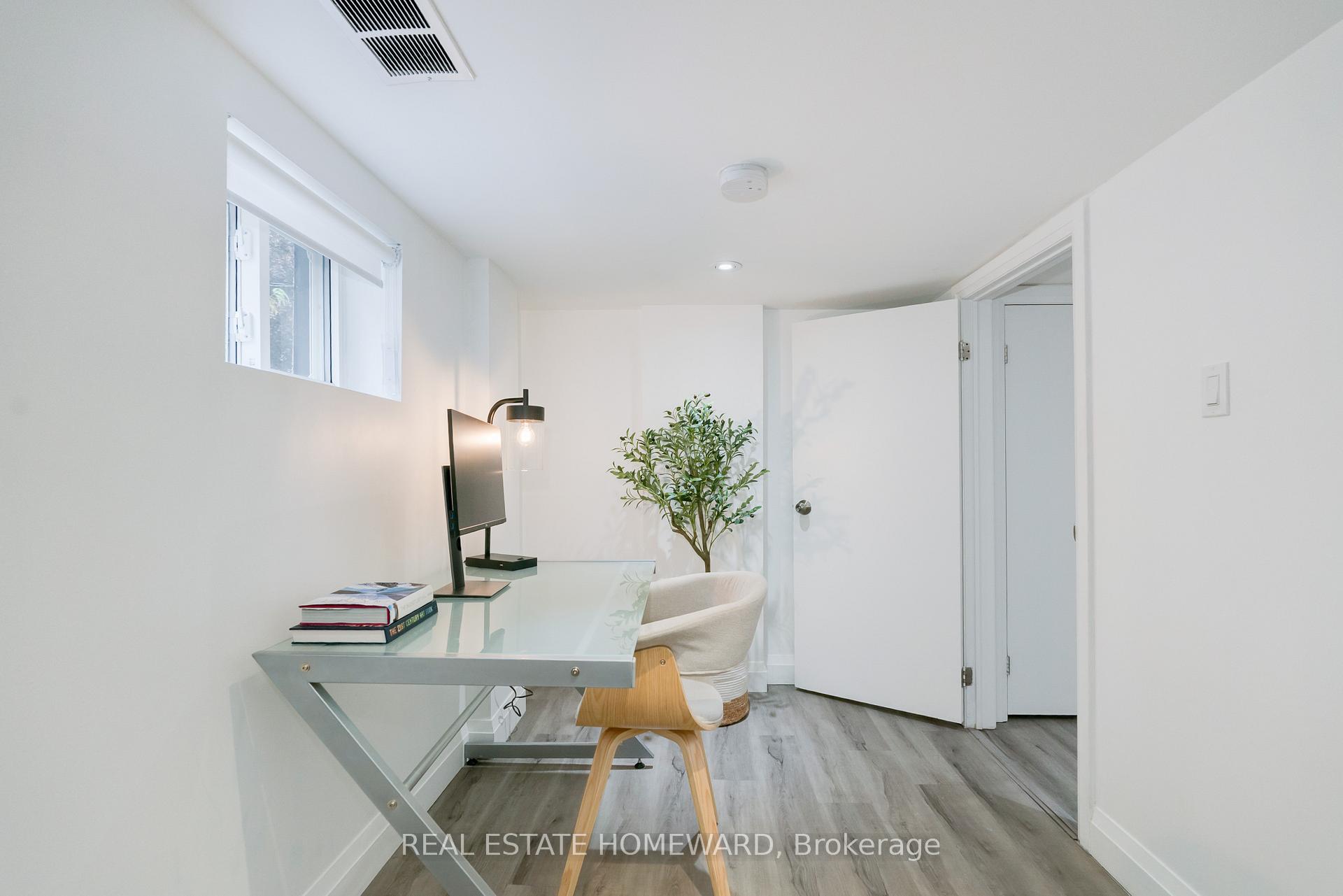 Photo 30 of 10 Norlong Boulevard, Toronto, East York — HOMEH