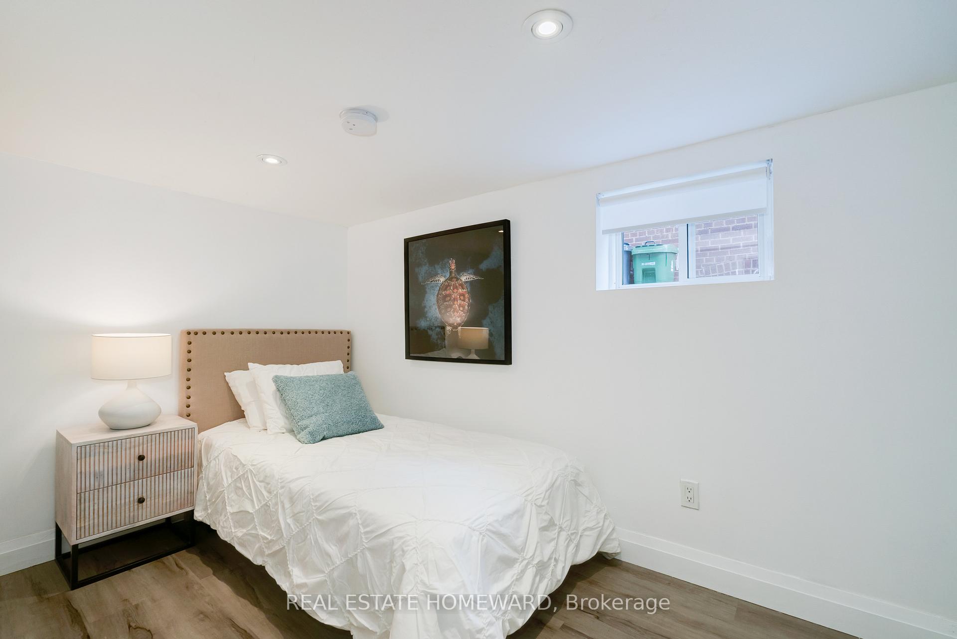 Photo 32 of 10 Norlong Boulevard, Toronto, East York — HOMEH