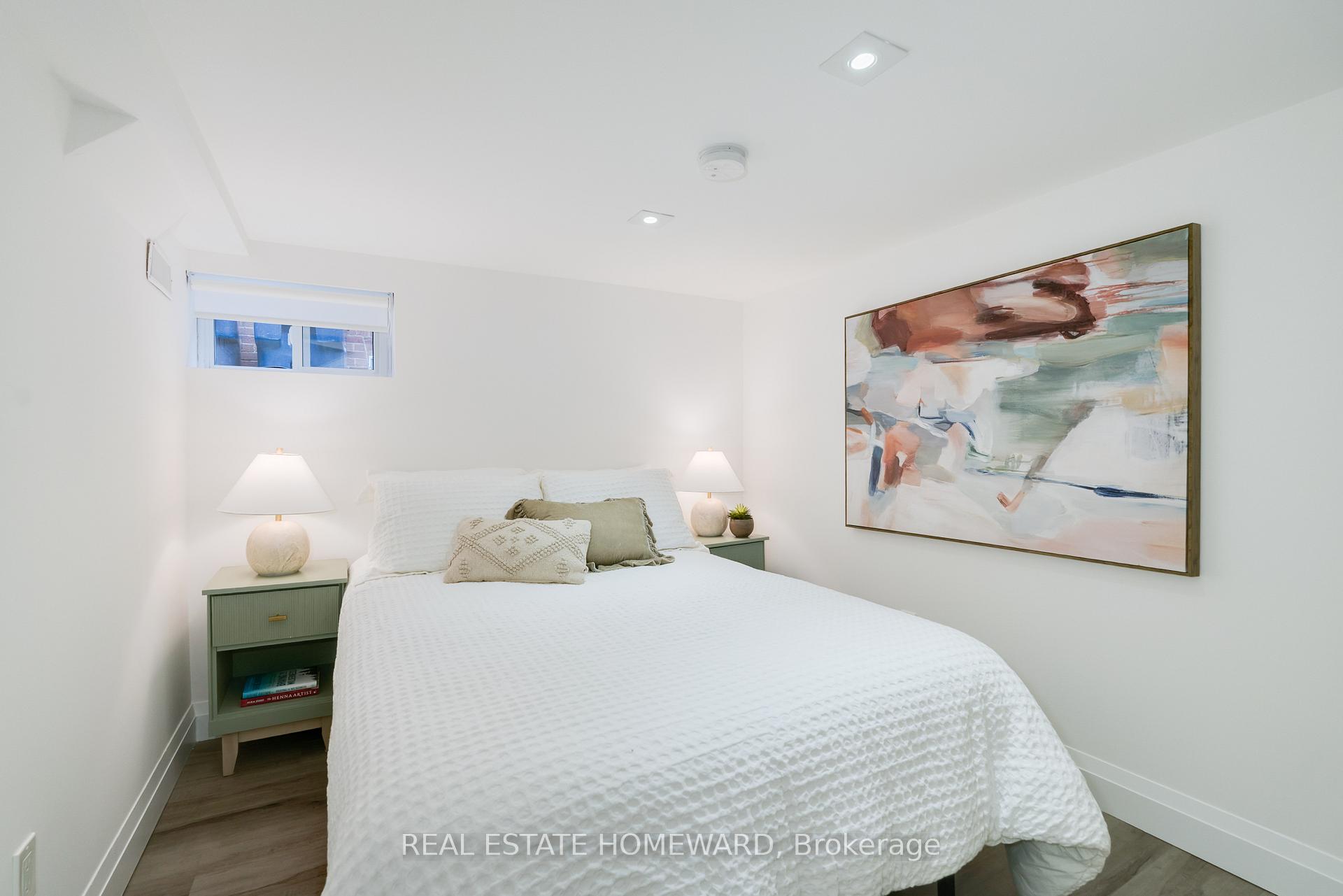Photo 33 of 10 Norlong Boulevard, Toronto, East York — HOMEH