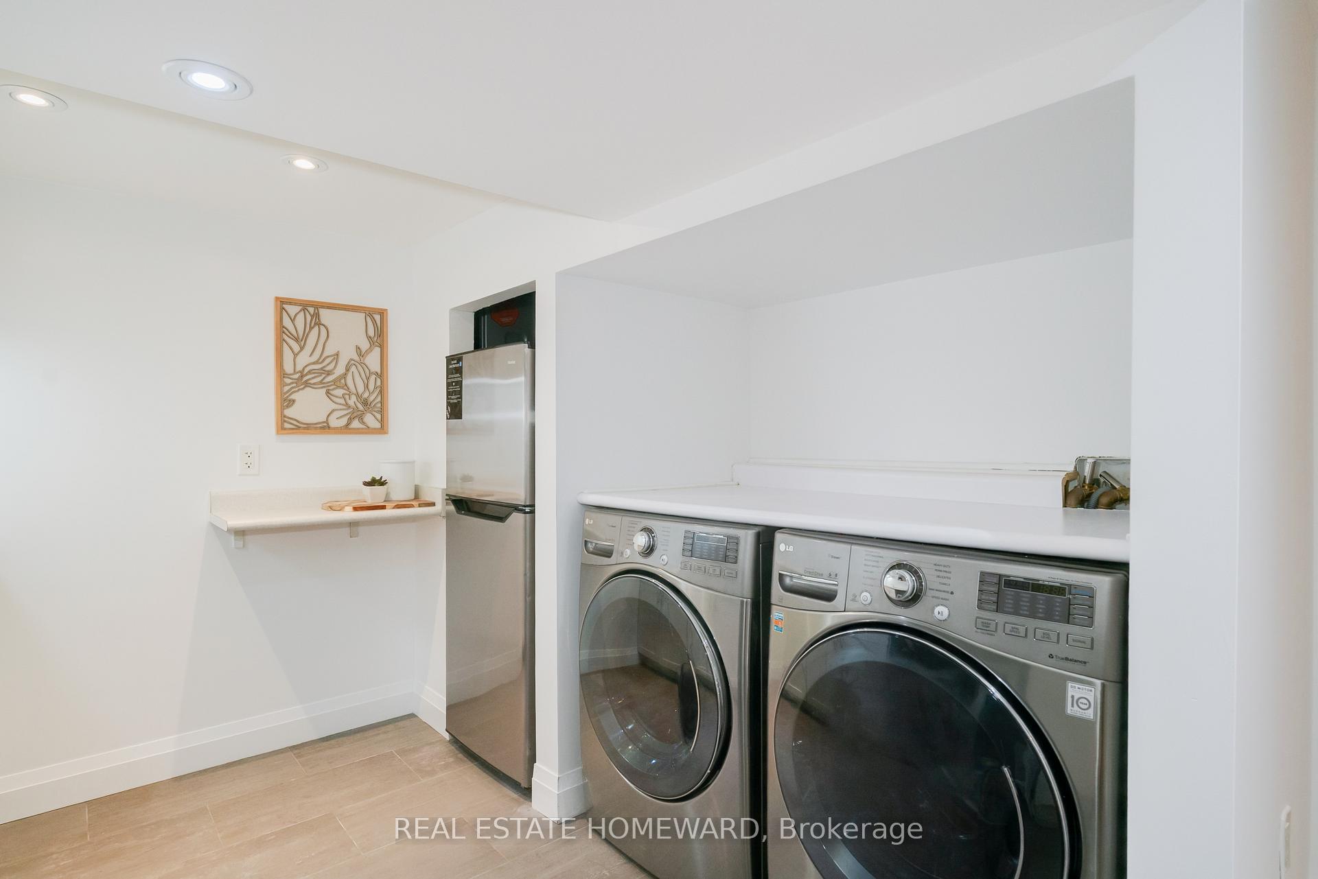 Photo 35 of 10 Norlong Boulevard, Toronto, East York — HOMEH