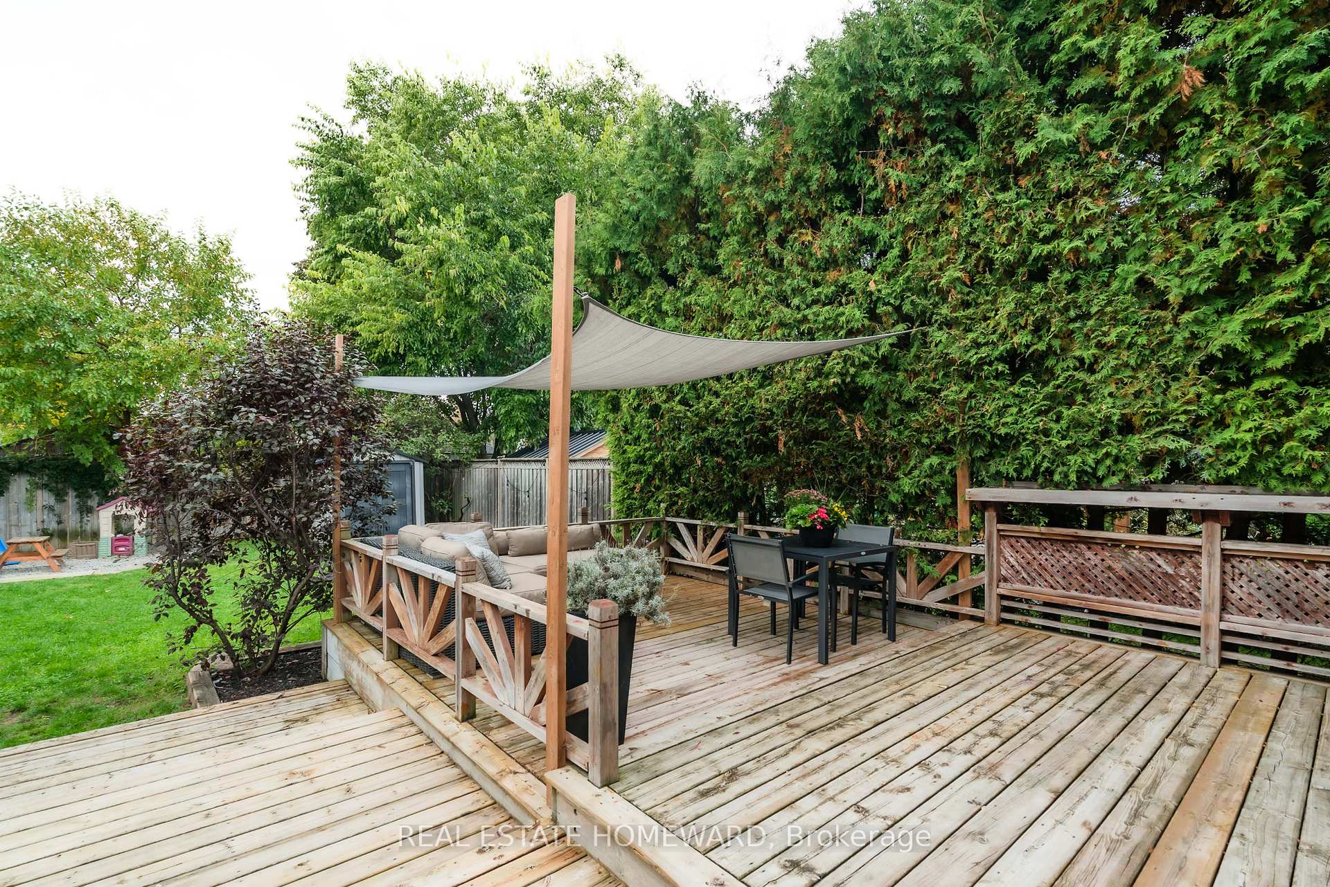 Photo 38 of 10 Norlong Boulevard, Toronto, East York — HOMEH