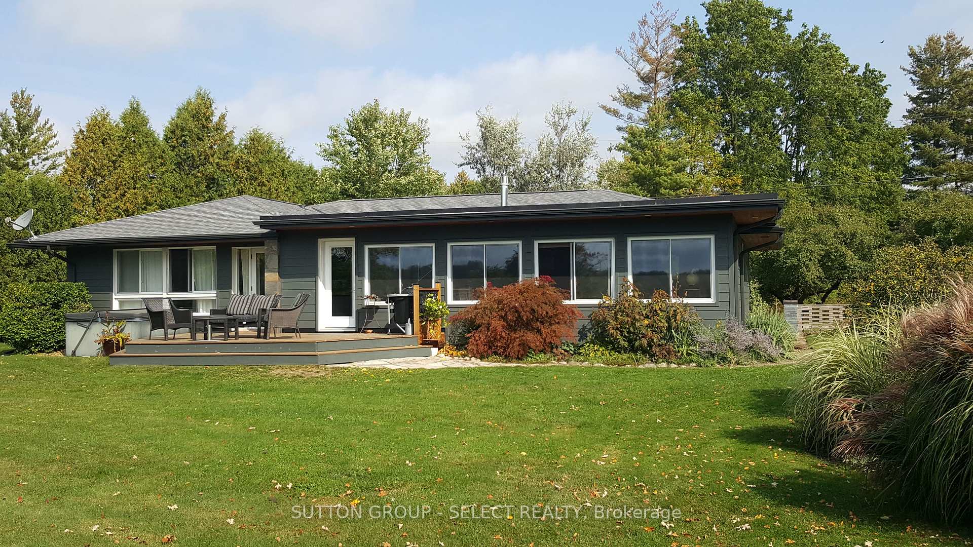 Photo 4 of 20979 Lakeside Drive, Thames Centre, Rural Thames Centre — HOMEH