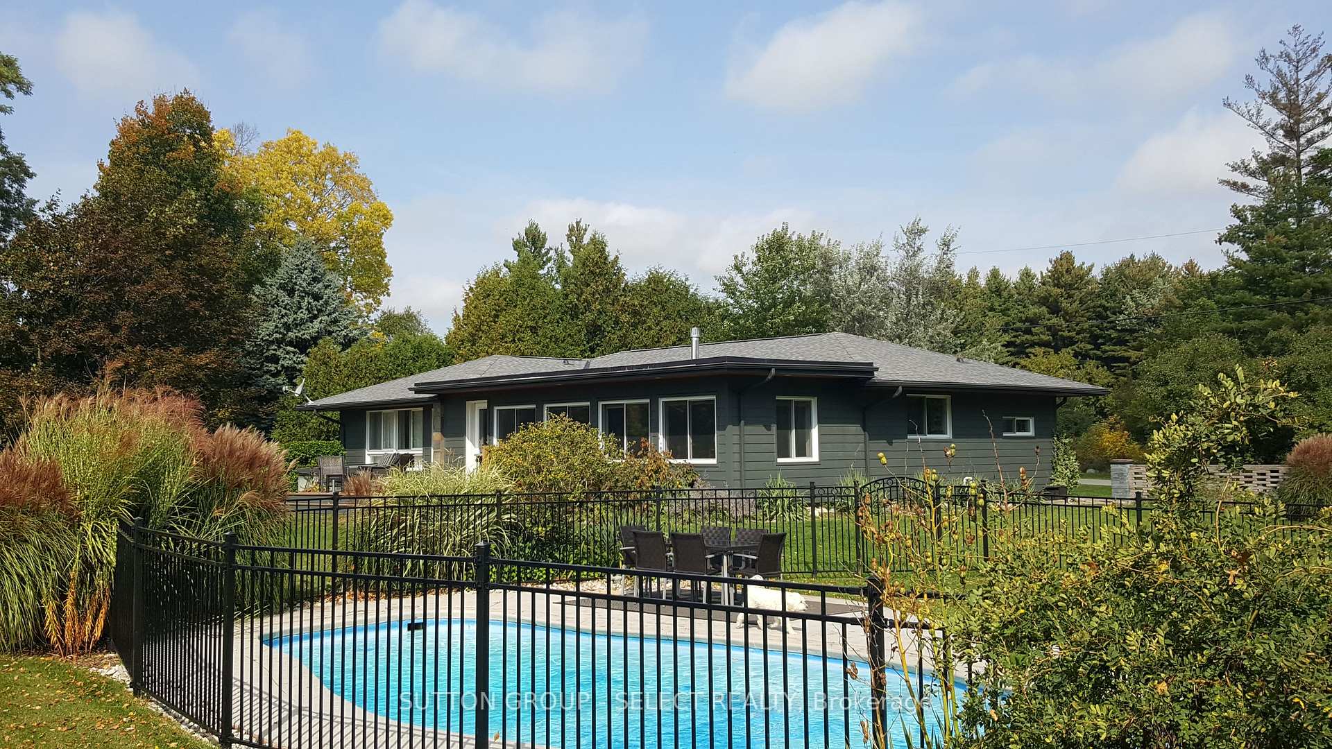 Photo 5 of 20979 Lakeside Drive, Thames Centre, Rural Thames Centre — HOMEH