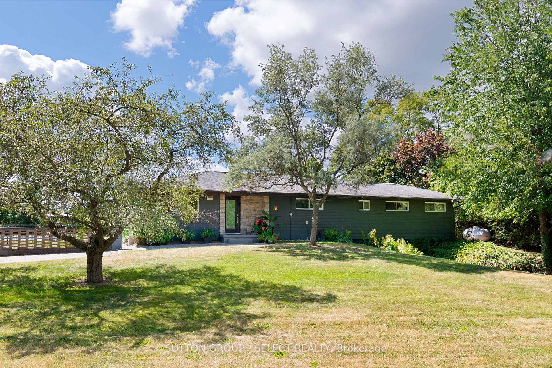 Photo 9 of 20979 Lakeside Drive, Thames Centre, Rural Thames Centre — HOMEH