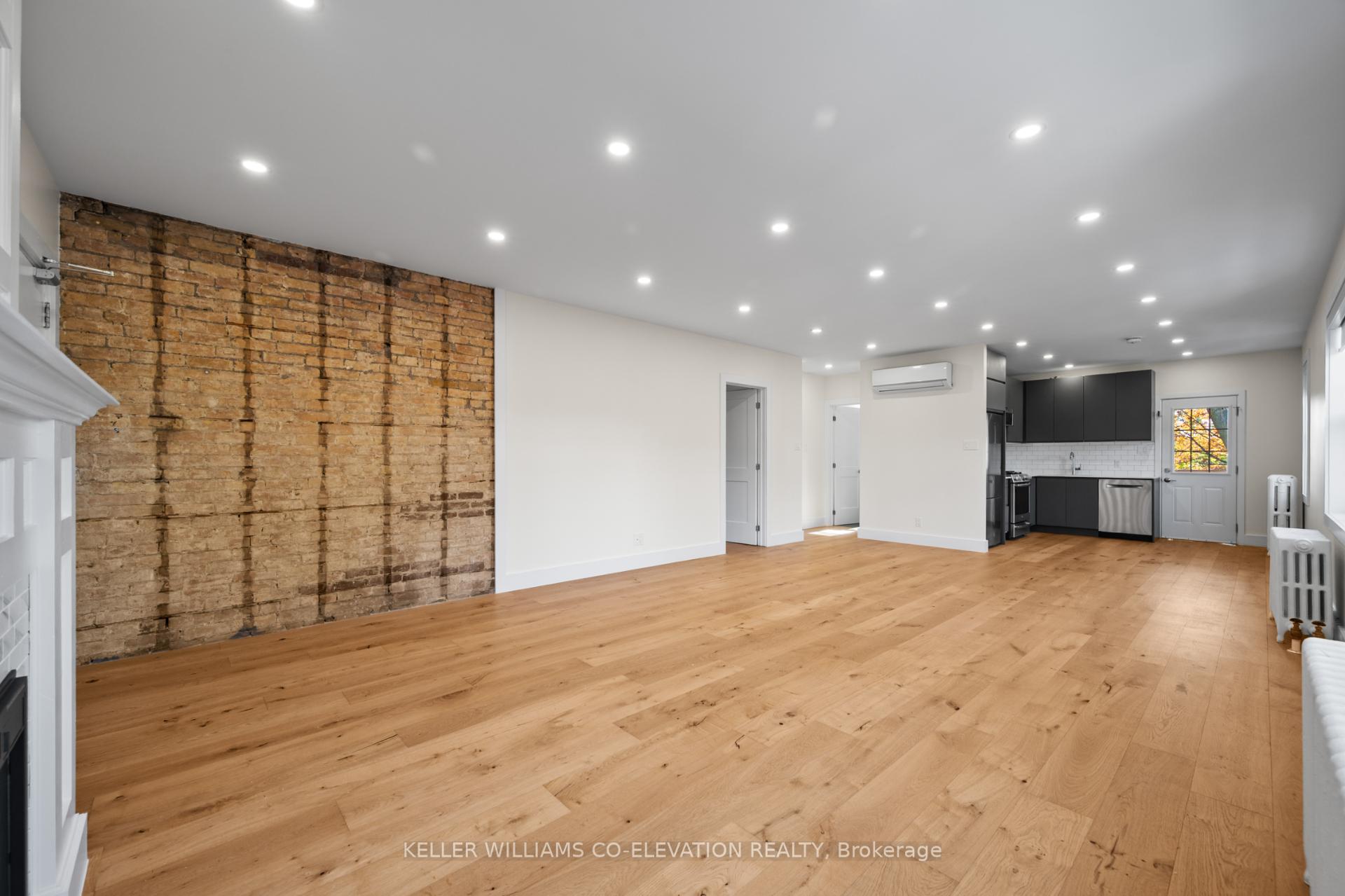 Photo 2 of Unit 4, 2461 Queen Street E, Toronto, The Beaches — HOMEH