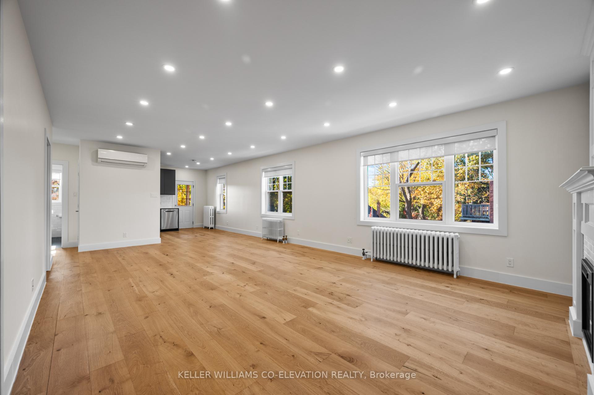 Photo 3 of Unit 4, 2461 Queen Street E, Toronto, The Beaches — HOMEH
