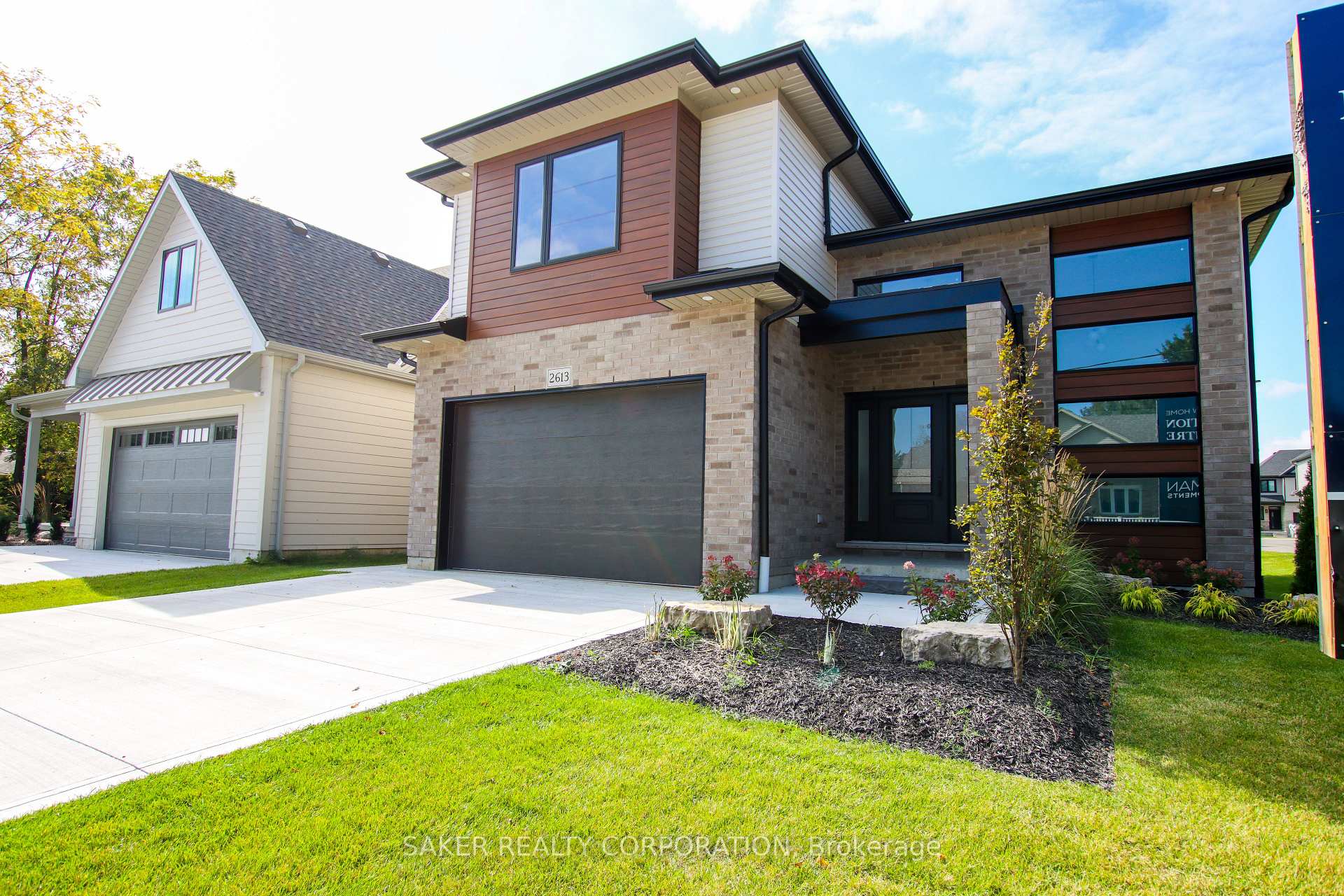 Photo 1 of 2613 Queen Street, Strathroy-Caradoc, Mount Brydges — HOMEH
