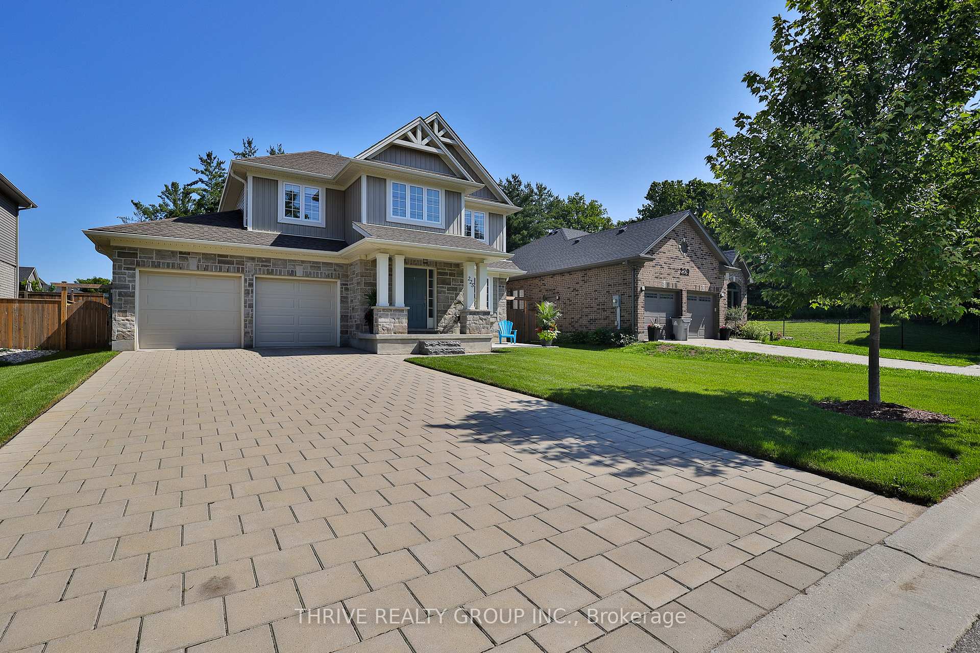 Photo 2 of 225 Norman Place, Strathroy-Caradoc, NE — HOMEH