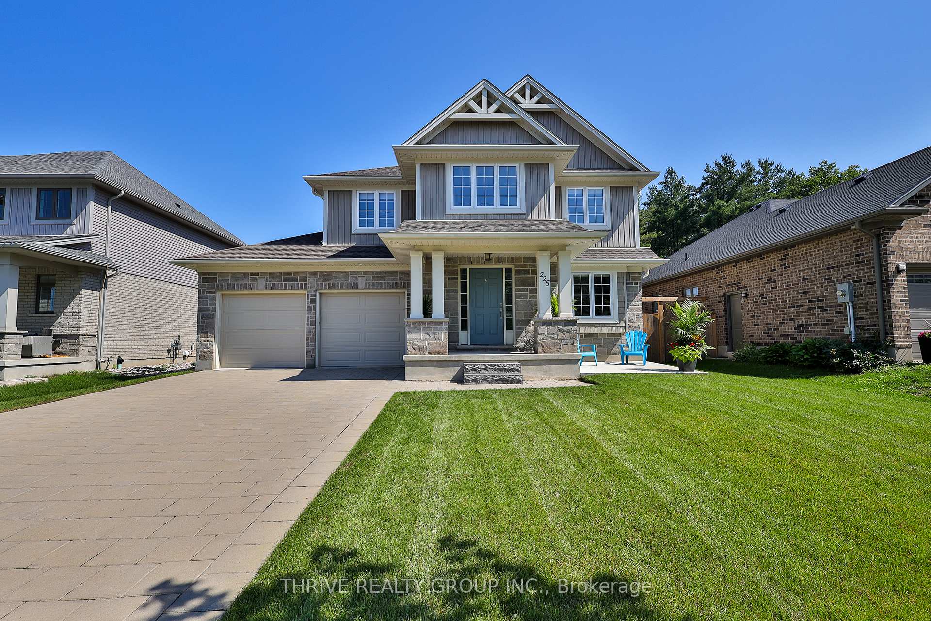 Photo 3 of 225 Norman Place, Strathroy-Caradoc, NE — HOMEH