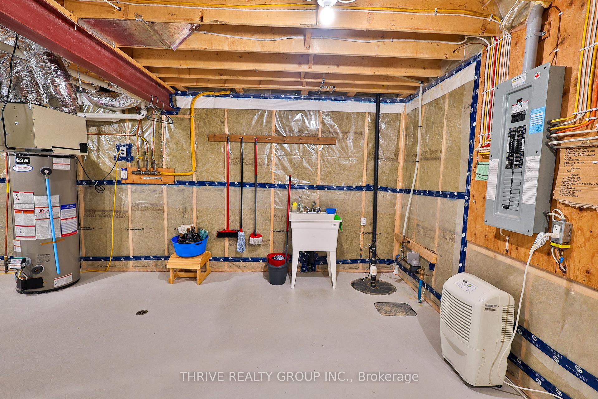 Photo 39 of 225 Norman Place, Strathroy-Caradoc, NE — HOMEH