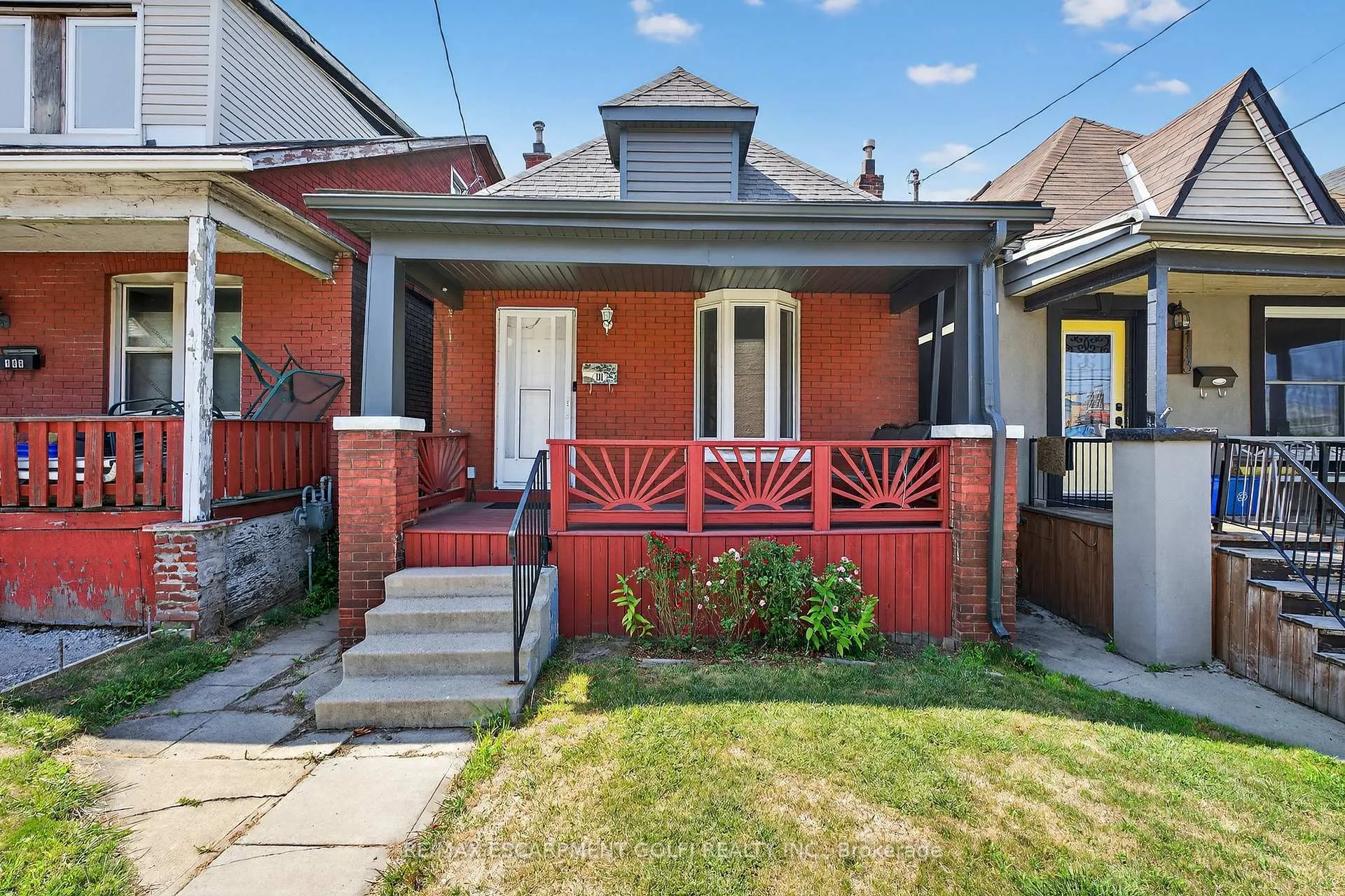 Front of 111 Hillyard Street