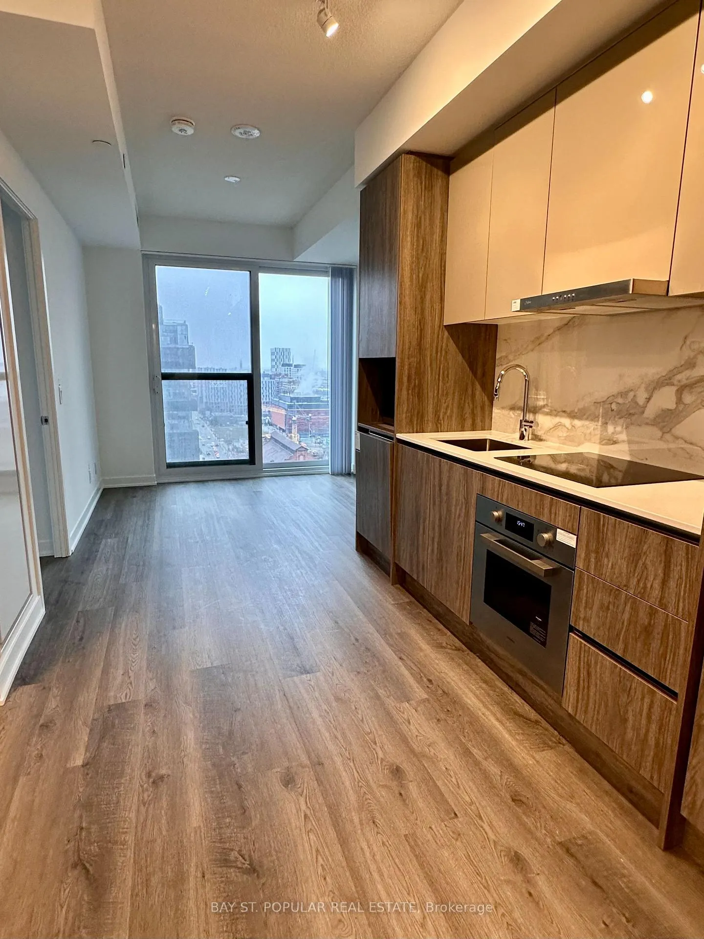 Photo 4 of Unit 2105, 180 Front Street E, Toronto, Moss Park — HOMEH