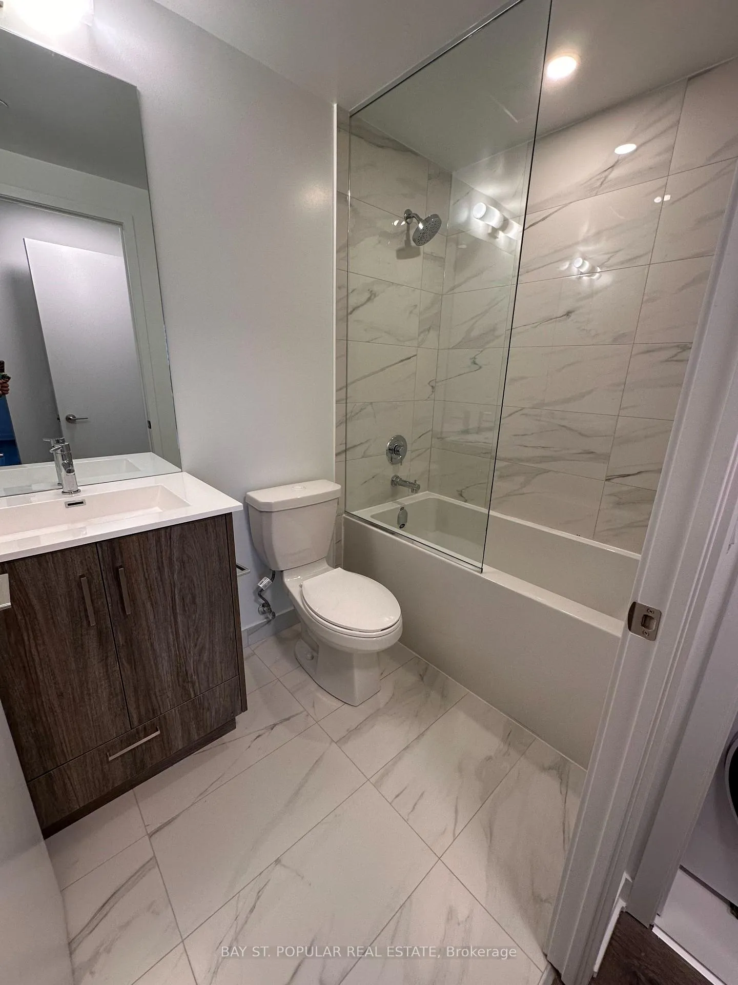 Photo 11 of Unit 2105, 180 Front Street E, Toronto, Moss Park — HOMEH