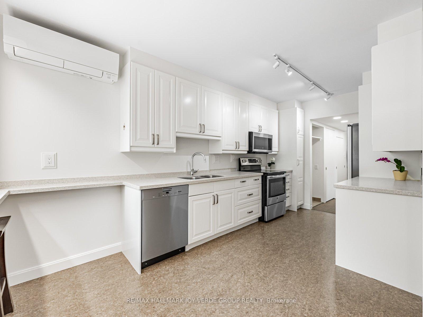 Photo 8 of 221 Stibbard Avenue, Toronto, Mount Pleasant East — HOMEH