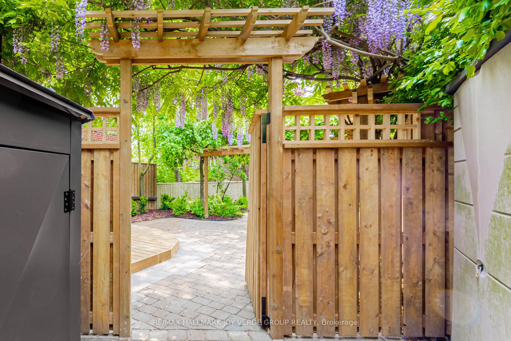 Photo 25 of 221 Stibbard Avenue, Toronto, Mount Pleasant East — HOMEH