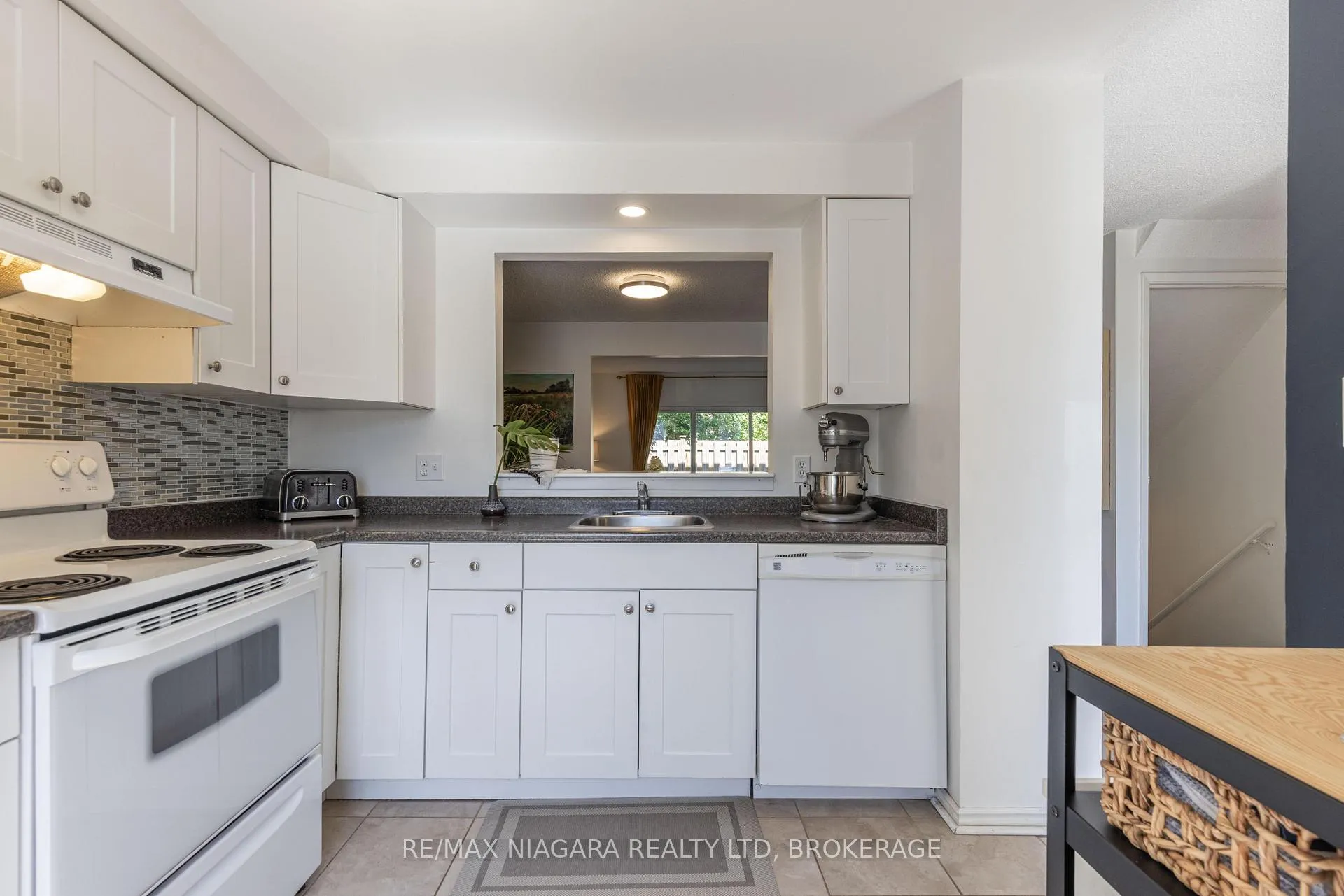 Photo 7 of Unit 43, 6767 Thorold Stone Road, Niagara Falls, Stamford — HOMEH