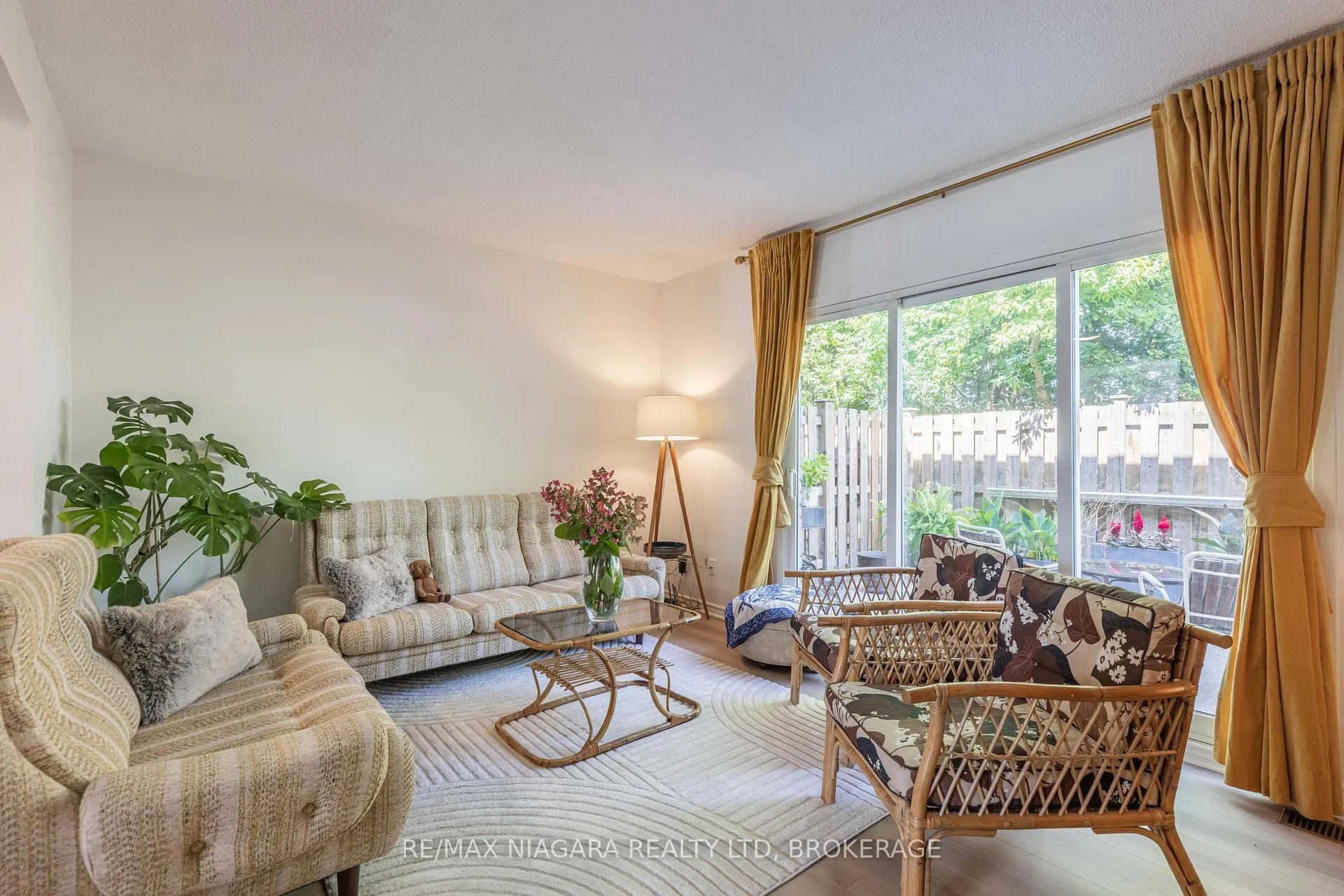 Photo 9 of Unit 43, 6767 Thorold Stone Road, Niagara Falls, Stamford — HOMEH