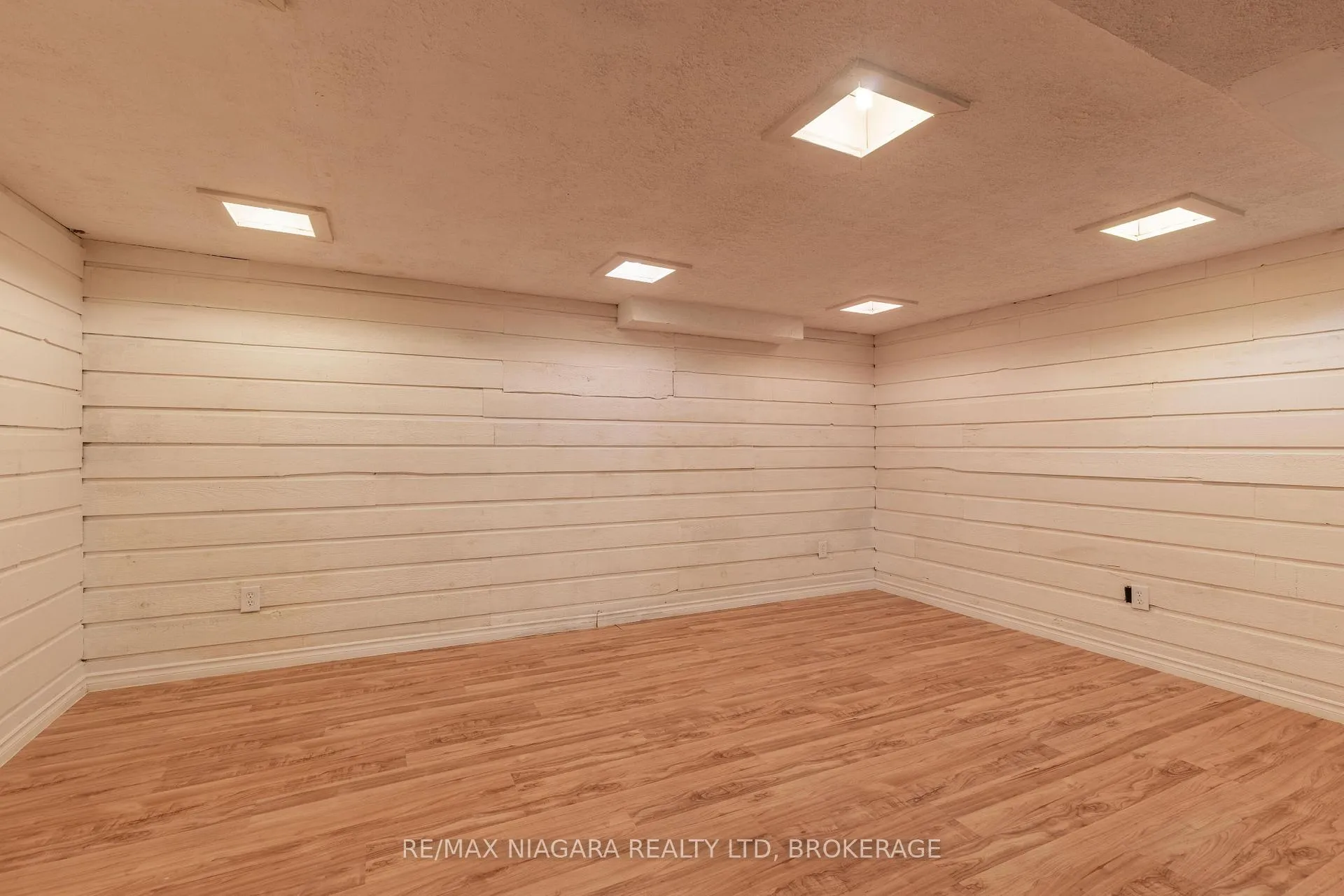 Photo 19 of Unit 43, 6767 Thorold Stone Road, Niagara Falls, Stamford — HOMEH